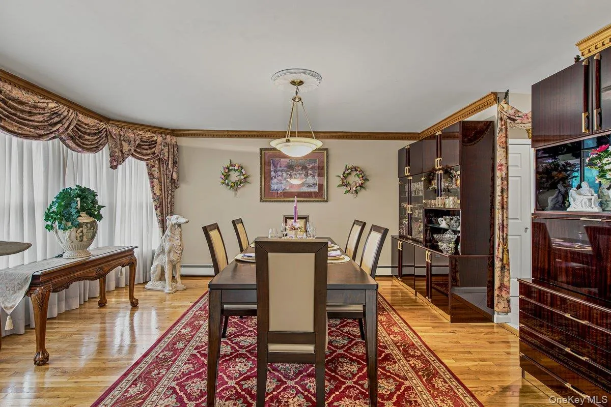 91 Macgregor Avenue, North Hempstead, NY, 4 Bedrooms Bedrooms, 9 Rooms Rooms,2 BathroomsBathrooms,Residential,For Rent,Macgregor,0,1024186 91 Macgregor Avenue, North Hempstead, NY, 4 Bedrooms Bedrooms, 9 Rooms Rooms,2 BathroomsBathrooms,Residential,For Rent,Macgregor,0,1024186