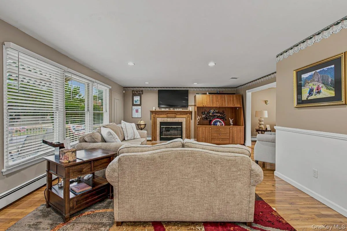 91 Macgregor Avenue, North Hempstead, NY, 4 Bedrooms Bedrooms, 9 Rooms Rooms,2 BathroomsBathrooms,Residential,For Rent,Macgregor,0,1024186 91 Macgregor Avenue, North Hempstead, NY, 4 Bedrooms Bedrooms, 9 Rooms Rooms,2 BathroomsBathrooms,Residential,For Rent,Macgregor,0,1024186