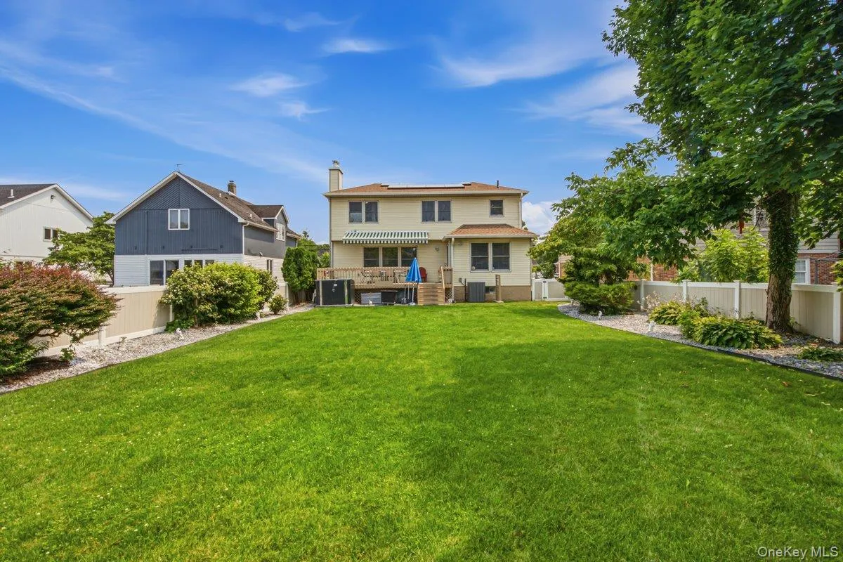 91 Macgregor Avenue, North Hempstead, NY, 4 Bedrooms Bedrooms, 9 Rooms Rooms,2 BathroomsBathrooms,Residential,For Rent,Macgregor,0,1024186 91 Macgregor Avenue, North Hempstead, NY, 4 Bedrooms Bedrooms, 9 Rooms Rooms,2 BathroomsBathrooms,Residential,For Rent,Macgregor,0,1024186