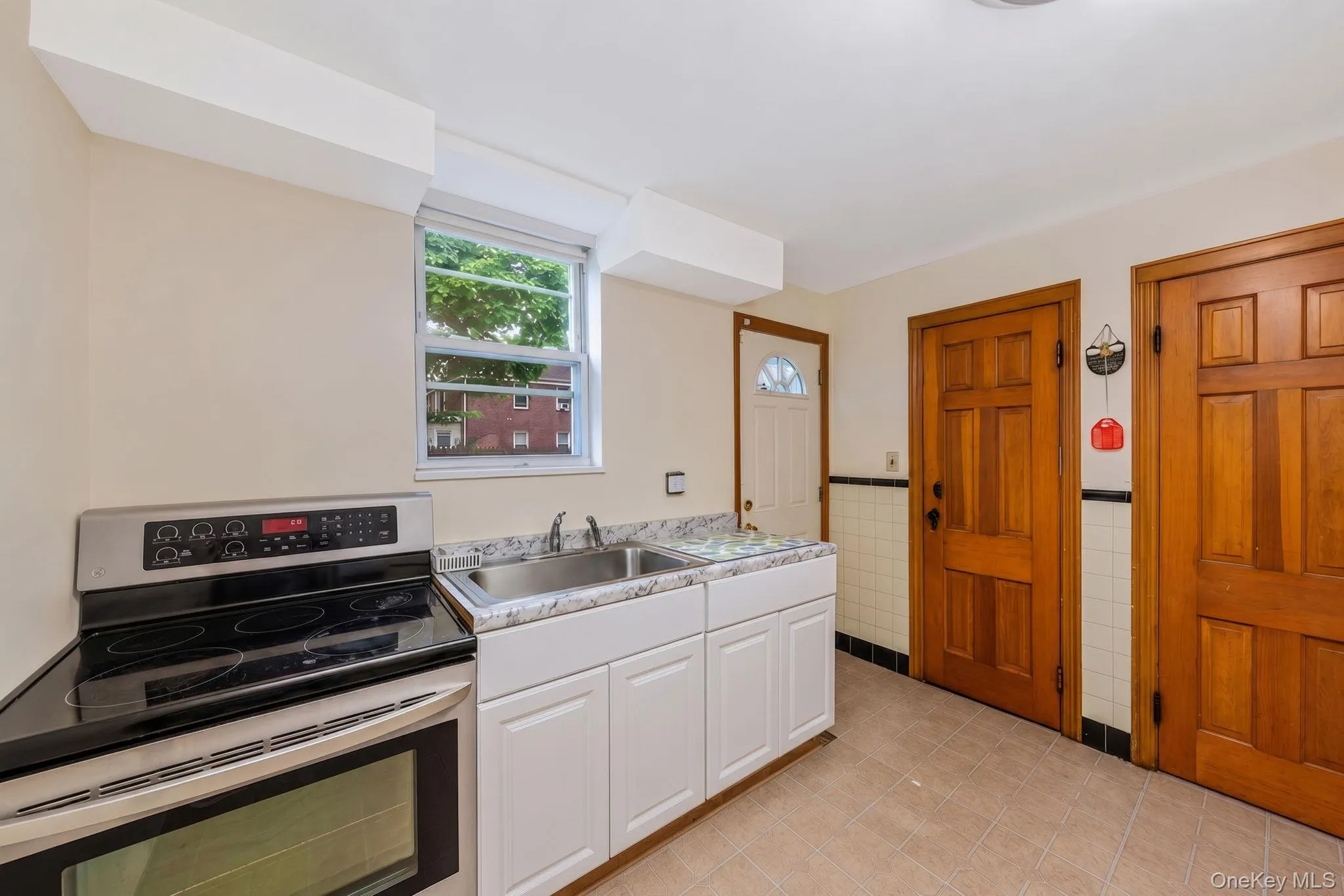 91 Milton Street, Hempstead, NY, 3 Bedrooms Bedrooms, 6 Rooms Rooms,1 BathroomBathrooms,Residential,For Rent,Milton,0,1024189 91 Milton Street, Hempstead, NY, 3 Bedrooms Bedrooms, 6 Rooms Rooms,1 BathroomBathrooms,Residential,For Rent,Milton,0,1024189