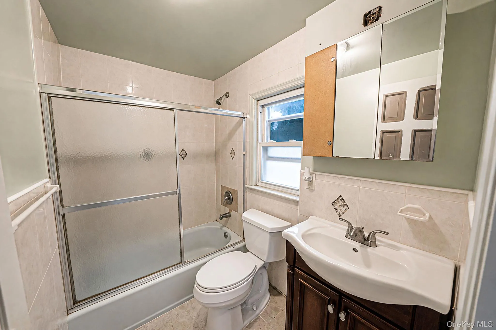 91 Milton Street, Hempstead, NY, 3 Bedrooms Bedrooms, 6 Rooms Rooms,1 BathroomBathrooms,Residential,For Rent,Milton,0,1024189 91 Milton Street, Hempstead, NY, 3 Bedrooms Bedrooms, 6 Rooms Rooms,1 BathroomBathrooms,Residential,For Rent,Milton,0,1024189