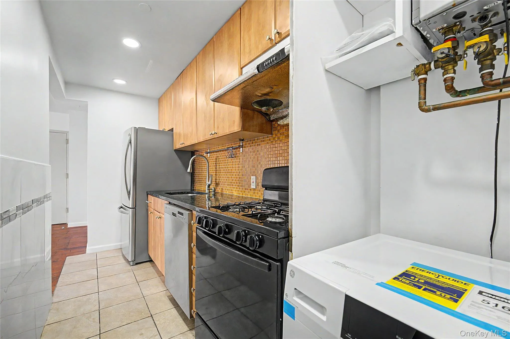3138 137th Street, New York, NY, 2 Bedrooms Bedrooms, 4 Rooms Rooms,2 BathroomsBathrooms,Residential,For Rent,137th,0,1024193 3138 137th Street, New York, NY, 2 Bedrooms Bedrooms, 4 Rooms Rooms,2 BathroomsBathrooms,Residential,For Rent,137th,0,1024193