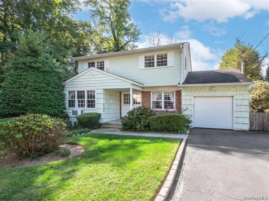 7 Locust Street, Oyster Bay, NY, 4 Bedrooms Bedrooms, 8 Rooms Rooms,2 BathroomsBathrooms,Residential,For Rent,Locust,0,1024196 7 Locust Street, Oyster Bay, NY, 4 Bedrooms Bedrooms, 8 Rooms Rooms,2 BathroomsBathrooms,Residential,For Rent,Locust,0,1024196