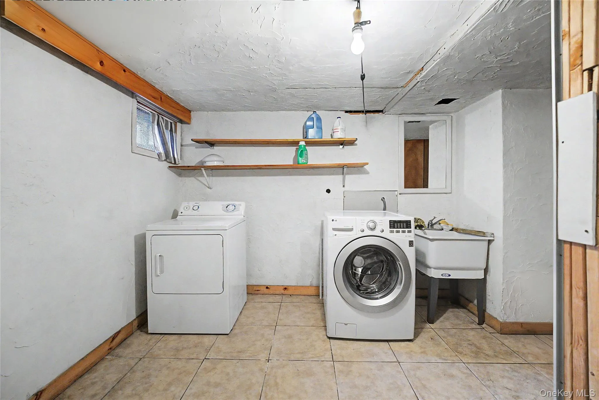 100 Memphis Avenue, Hempstead, NY, 3 Bedrooms Bedrooms, 7 Rooms Rooms,2 BathroomsBathrooms,Residential,For Rent,Memphis,0,1024197 100 Memphis Avenue, Hempstead, NY, 3 Bedrooms Bedrooms, 7 Rooms Rooms,2 BathroomsBathrooms,Residential,For Rent,Memphis,0,1024197