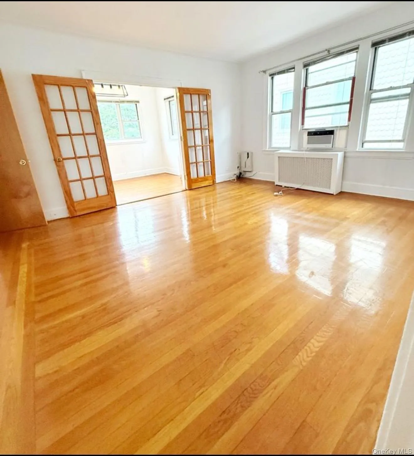 2937 213th Street, New York, NY, 4 Bedrooms Bedrooms, 7 Rooms Rooms,1 BathroomBathrooms,Residential Lease,For Rent,213th,0,1024206 2937 213th Street, New York, NY, 4 Bedrooms Bedrooms, 7 Rooms Rooms,1 BathroomBathrooms,Residential Lease,For Rent,213th,0,1024206