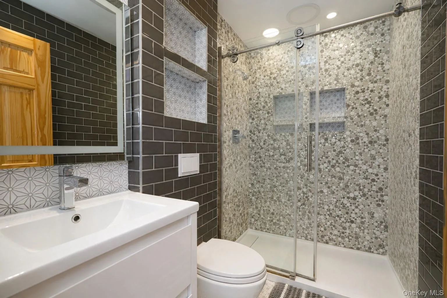 124 Reid Ave, New York, NY, 3 Bedrooms Bedrooms, 6 Rooms Rooms,3 BathroomsBathrooms,Residential,For Rent,Reid Ave,0,1024207 124 Reid Ave, New York, NY, 3 Bedrooms Bedrooms, 6 Rooms Rooms,3 BathroomsBathrooms,Residential,For Rent,Reid Ave,0,1024207