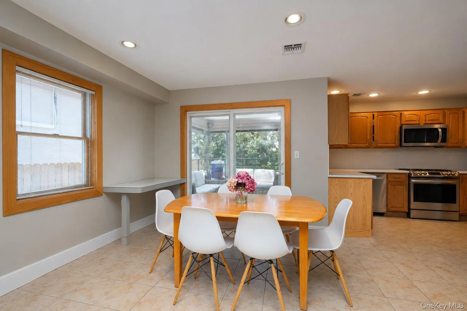 124 Reid Ave, New York, NY, 3 Bedrooms Bedrooms, 6 Rooms Rooms,3 BathroomsBathrooms,Residential,For Rent,Reid Ave,0,1024207 124 Reid Ave, New York, NY, 3 Bedrooms Bedrooms, 6 Rooms Rooms,3 BathroomsBathrooms,Residential,For Rent,Reid Ave,0,1024207