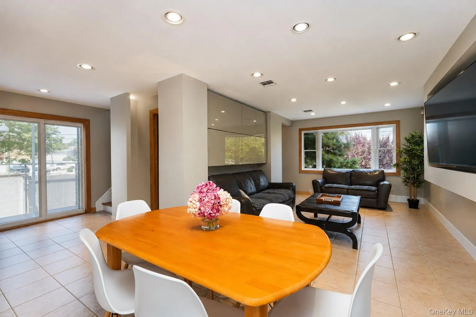 124 Reid Ave, New York, NY, 3 Bedrooms Bedrooms, 6 Rooms Rooms,3 BathroomsBathrooms,Residential,For Rent,Reid Ave,0,1024207 124 Reid Ave, New York, NY, 3 Bedrooms Bedrooms, 6 Rooms Rooms,3 BathroomsBathrooms,Residential,For Rent,Reid Ave,0,1024207