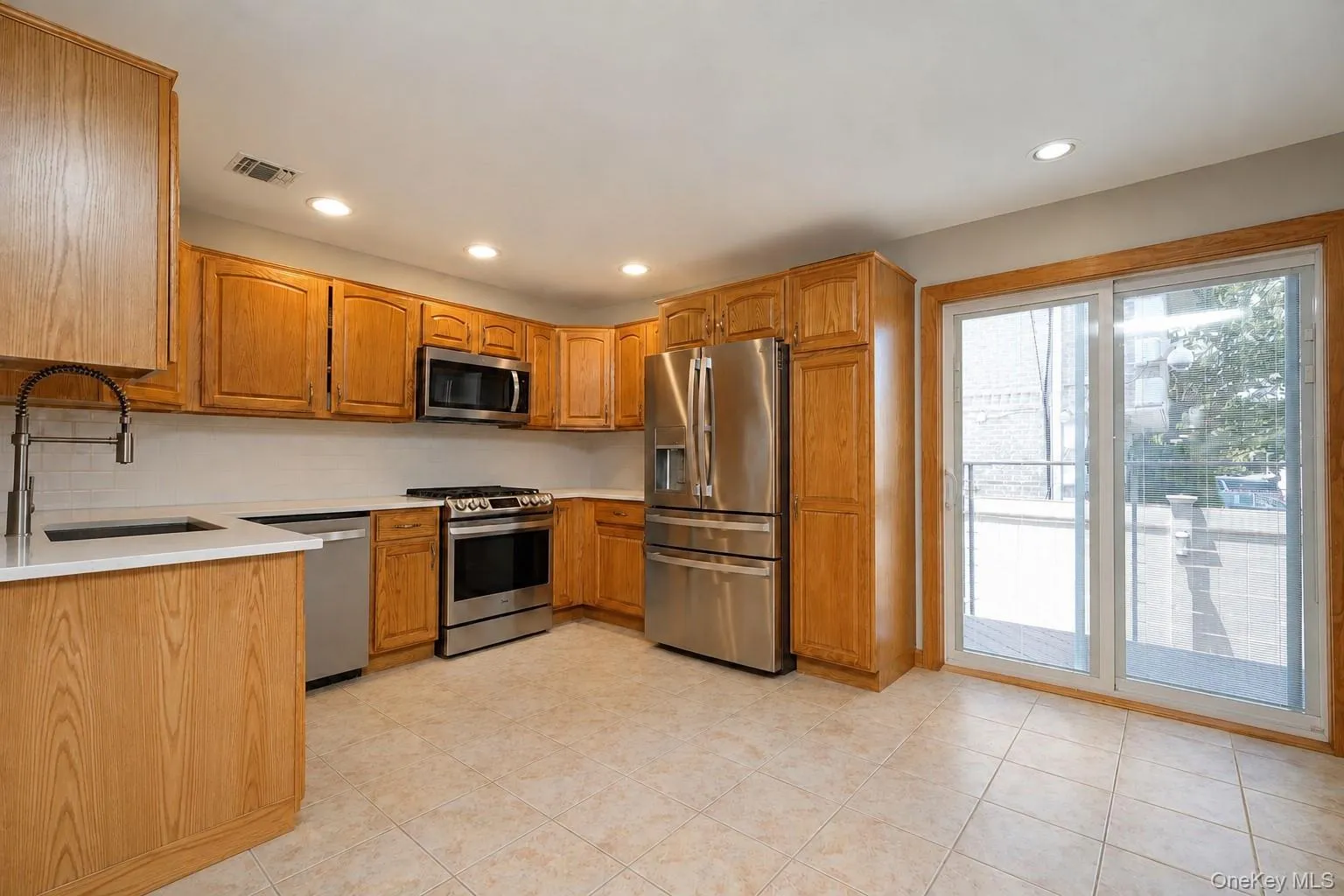 124 Reid Ave, New York, NY, 3 Bedrooms Bedrooms, 6 Rooms Rooms,3 BathroomsBathrooms,Residential,For Rent,Reid Ave,0,1024207 124 Reid Ave, New York, NY, 3 Bedrooms Bedrooms, 6 Rooms Rooms,3 BathroomsBathrooms,Residential,For Rent,Reid Ave,0,1024207