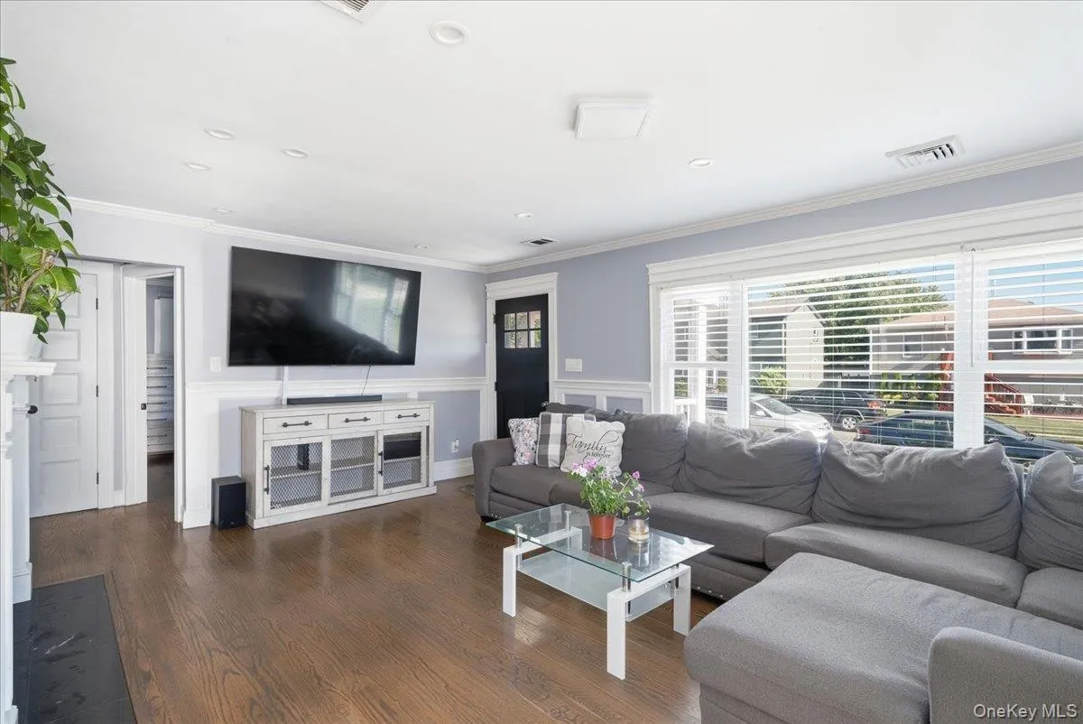 34 Polk Street, Hempstead, NY, 3 Bedrooms Bedrooms, 5 Rooms Rooms,1 BathroomBathrooms,Residential,For Rent,Polk,0,1024210 34 Polk Street, Hempstead, NY, 3 Bedrooms Bedrooms, 5 Rooms Rooms,1 BathroomBathrooms,Residential,For Rent,Polk,0,1024210