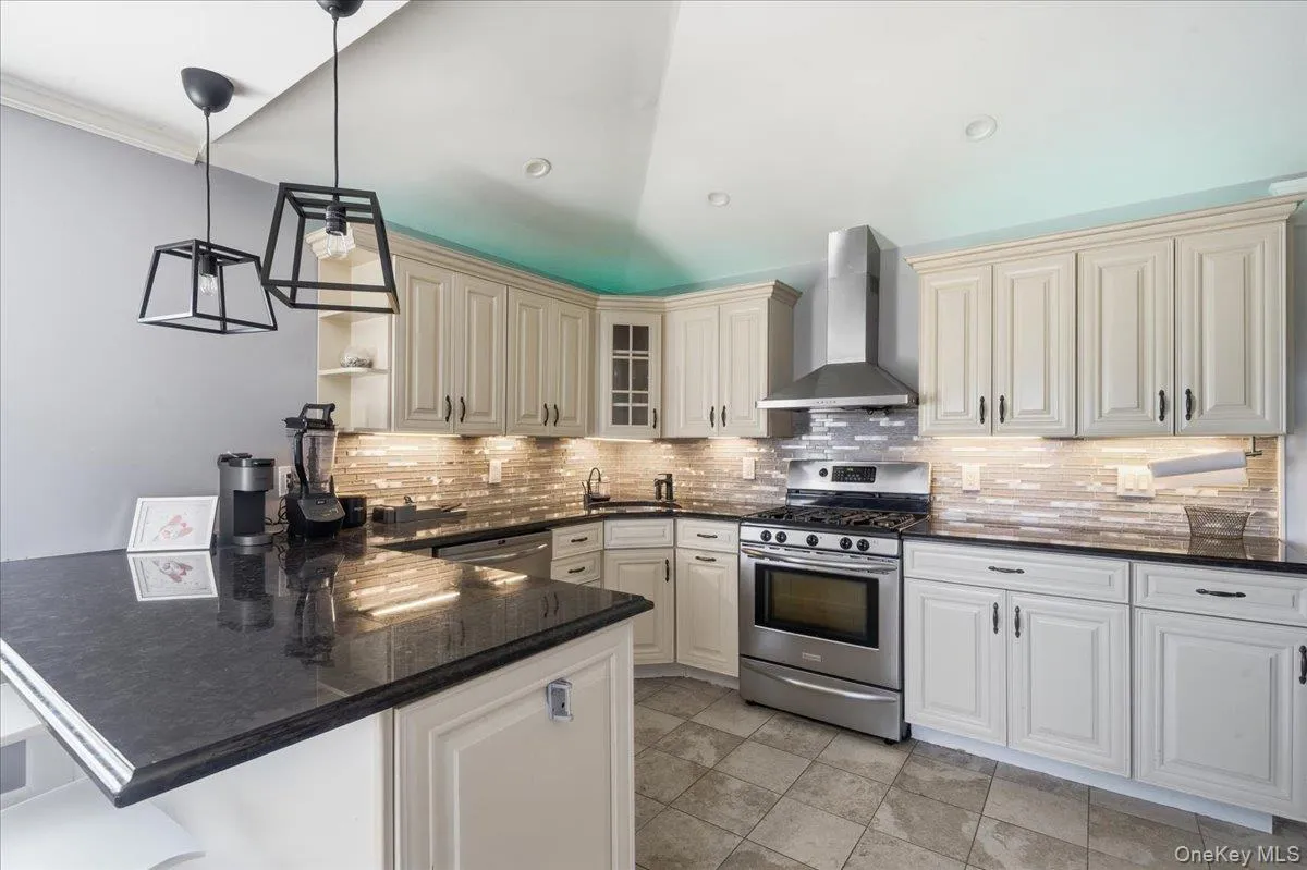 34 Polk Street, Hempstead, NY, 3 Bedrooms Bedrooms, 5 Rooms Rooms,1 BathroomBathrooms,Residential,For Rent,Polk,0,1024210 34 Polk Street, Hempstead, NY, 3 Bedrooms Bedrooms, 5 Rooms Rooms,1 BathroomBathrooms,Residential,For Rent,Polk,0,1024210