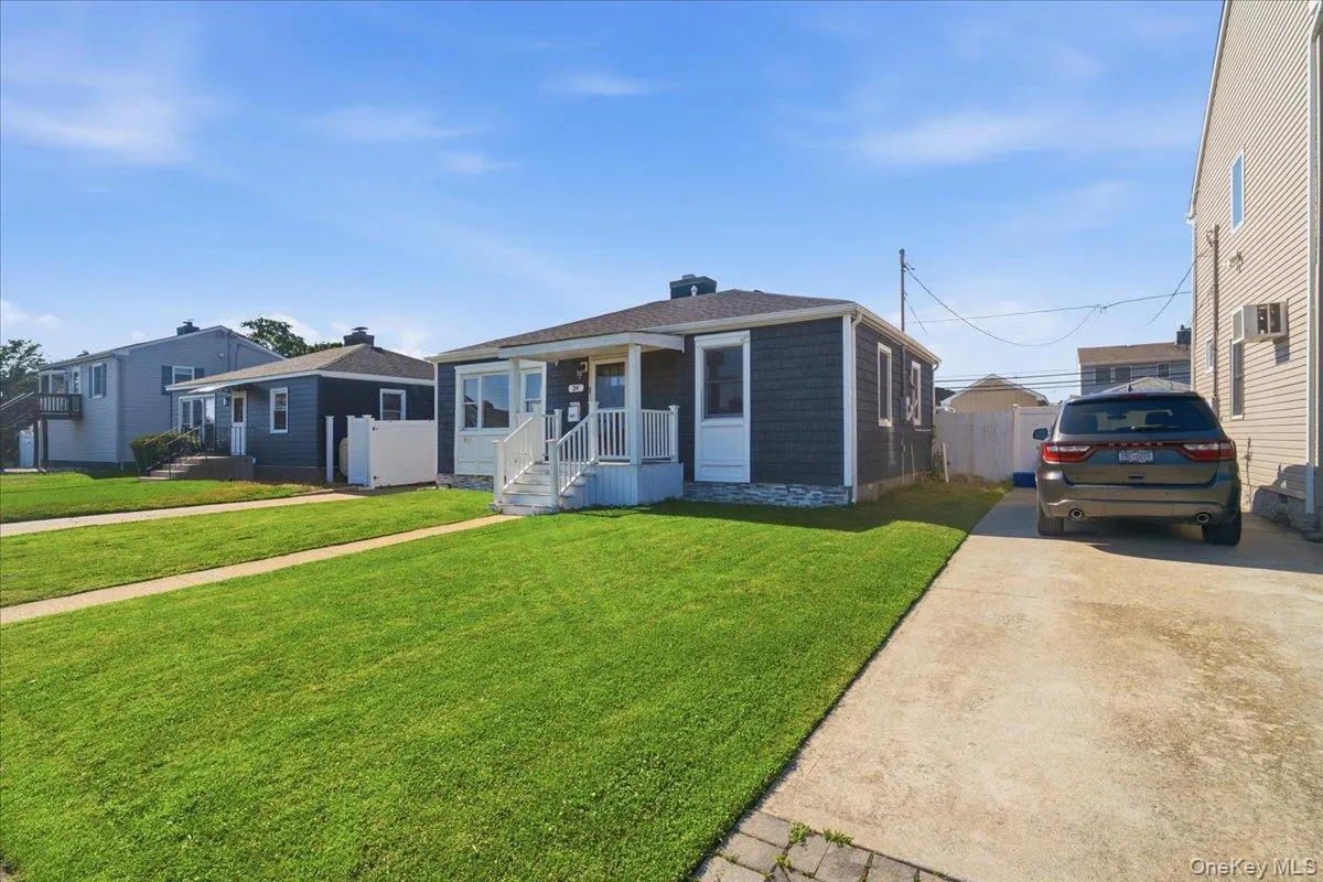 34 Polk Street, Hempstead, NY, 3 Bedrooms Bedrooms, 5 Rooms Rooms,1 BathroomBathrooms,Residential,For Rent,Polk,0,1024210 34 Polk Street, Hempstead, NY, 3 Bedrooms Bedrooms, 5 Rooms Rooms,1 BathroomBathrooms,Residential,For Rent,Polk,0,1024210