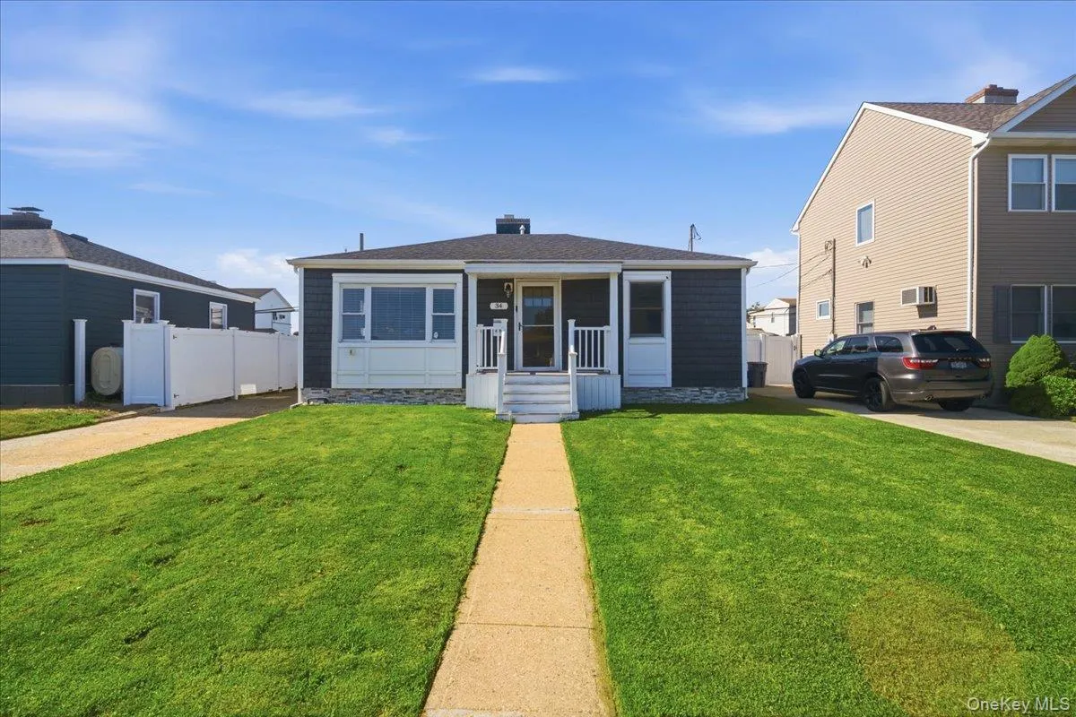 34 Polk Street, Hempstead, NY, 3 Bedrooms Bedrooms, 5 Rooms Rooms,1 BathroomBathrooms,Residential,For Rent,Polk,0,1024210 34 Polk Street, Hempstead, NY, 3 Bedrooms Bedrooms, 5 Rooms Rooms,1 BathroomBathrooms,Residential,For Rent,Polk,0,1024210