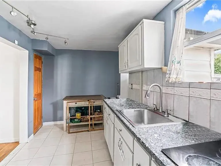 1541 95th Street, New York, NY, 3 Bedrooms Bedrooms, 6 Rooms Rooms,2 BathroomsBathrooms,Residential,For Rent,95th,0,1024213 1541 95th Street, New York, NY, 3 Bedrooms Bedrooms, 6 Rooms Rooms,2 BathroomsBathrooms,Residential,For Rent,95th,0,1024213