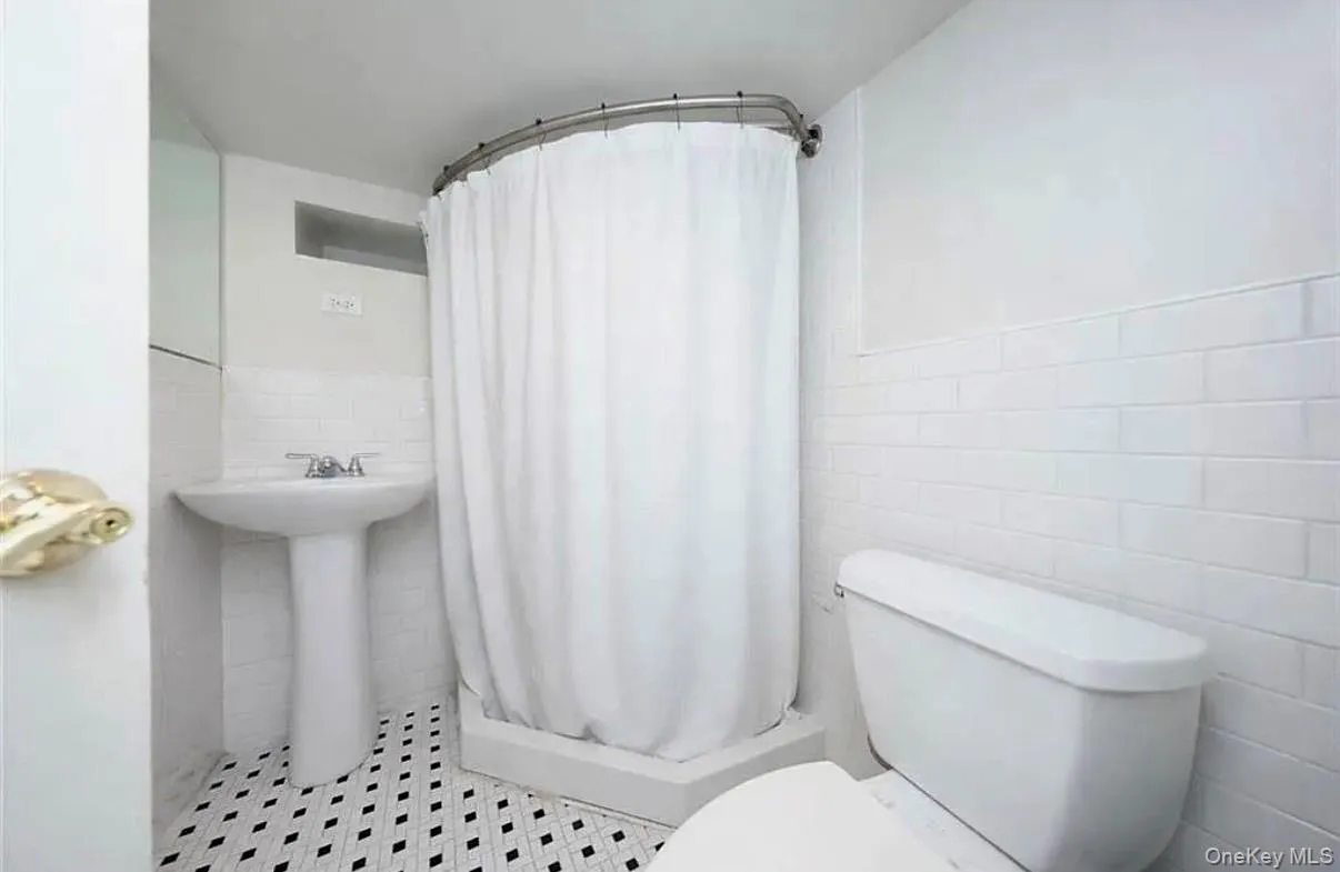1541 95th Street, New York, NY, 3 Bedrooms Bedrooms, 6 Rooms Rooms,2 BathroomsBathrooms,Residential,For Rent,95th,0,1024213 1541 95th Street, New York, NY, 3 Bedrooms Bedrooms, 6 Rooms Rooms,2 BathroomsBathrooms,Residential,For Rent,95th,0,1024213