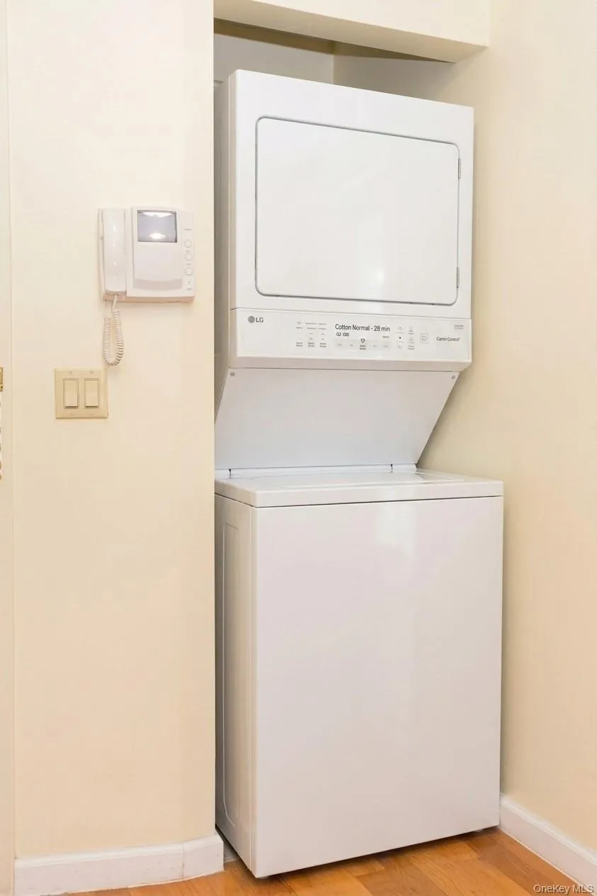 13708 31st Road, New York, NY, 2 Bedrooms Bedrooms, 5 Rooms Rooms,2 BathroomsBathrooms,Residential,For Rent,31st,0,1024217 13708 31st Road, New York, NY, 2 Bedrooms Bedrooms, 5 Rooms Rooms,2 BathroomsBathrooms,Residential,For Rent,31st,0,1024217
