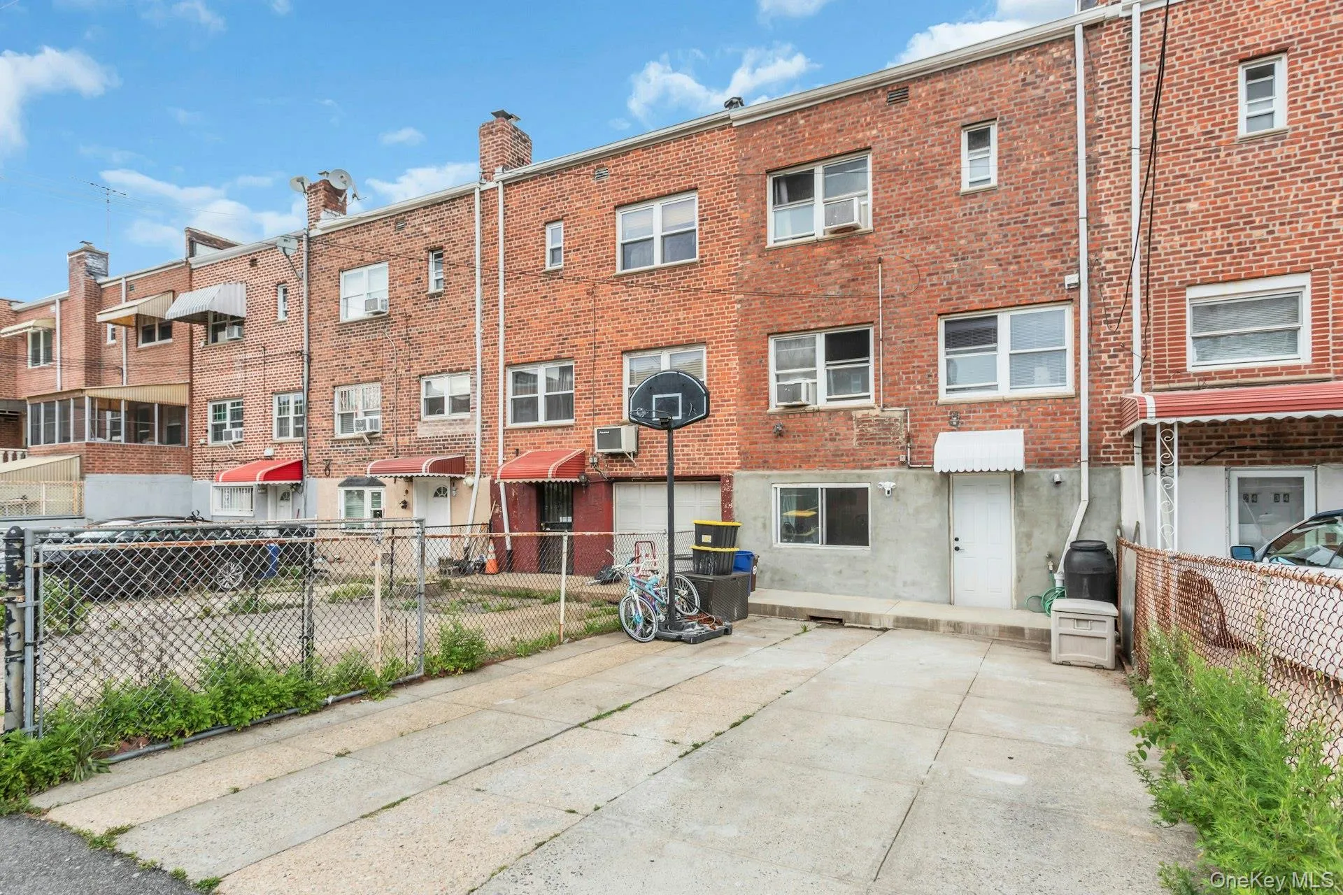 2432 87th Street, New York, NY, 3 Bedrooms Bedrooms, 7 Rooms Rooms,2 BathroomsBathrooms,Residential,For Rent,87th,0,1024220 2432 87th Street, New York, NY, 3 Bedrooms Bedrooms, 7 Rooms Rooms,2 BathroomsBathrooms,Residential,For Rent,87th,0,1024220