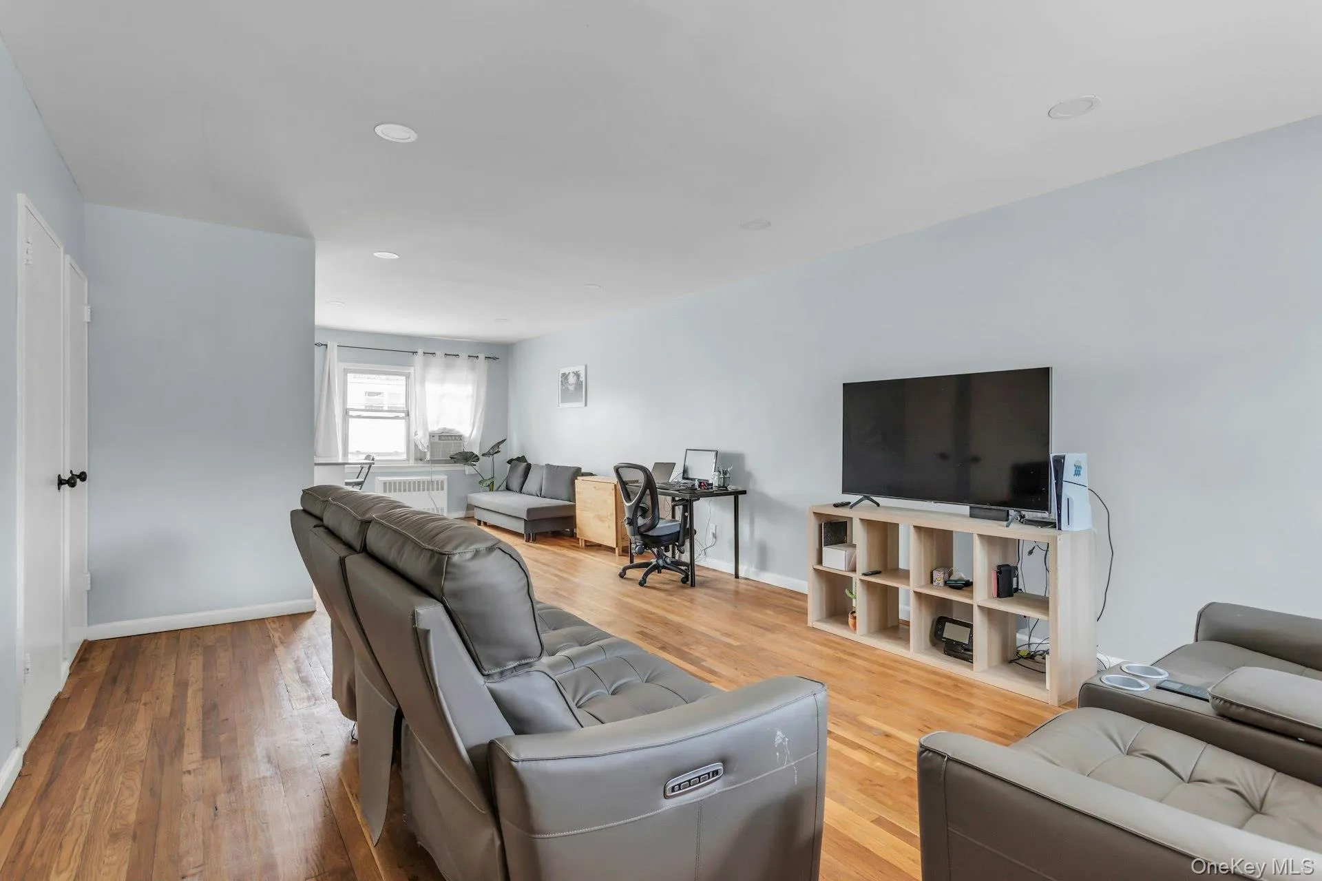 2432 87th Street, New York, NY, 3 Bedrooms Bedrooms, 7 Rooms Rooms,2 BathroomsBathrooms,Residential,For Rent,87th,0,1024220 2432 87th Street, New York, NY, 3 Bedrooms Bedrooms, 7 Rooms Rooms,2 BathroomsBathrooms,Residential,For Rent,87th,0,1024220