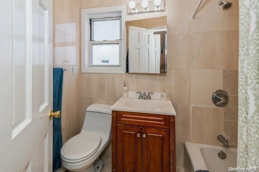 93 Beacon Hill Road, North Hempstead, NY, 4 Bedrooms Bedrooms, 10 Rooms Rooms,3 BathroomsBathrooms,Residential,For Rent,Beacon Hill,0,1024223 93 Beacon Hill Road, North Hempstead, NY, 4 Bedrooms Bedrooms, 10 Rooms Rooms,3 BathroomsBathrooms,Residential,For Rent,Beacon Hill,0,1024223