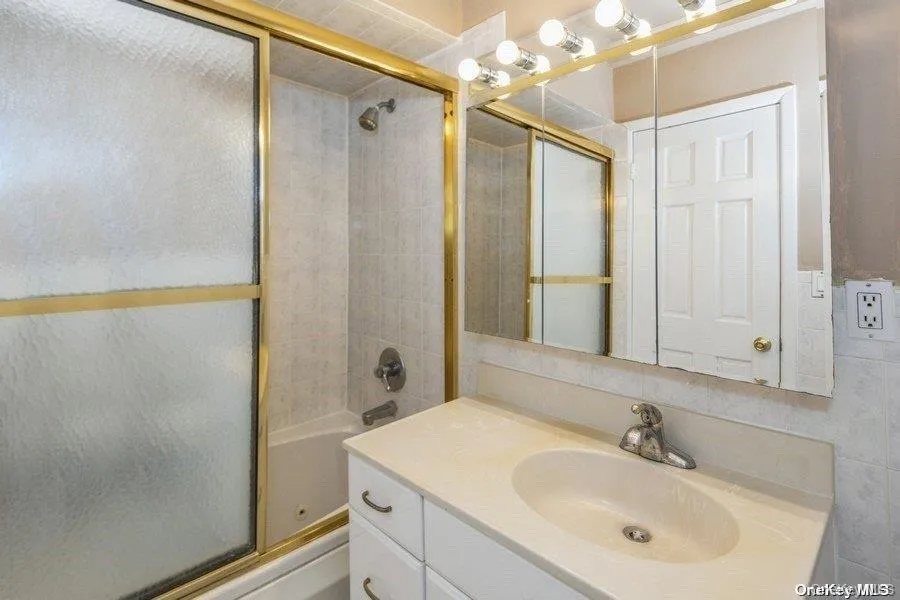 93 Beacon Hill Road, North Hempstead, NY, 4 Bedrooms Bedrooms, 10 Rooms Rooms,3 BathroomsBathrooms,Residential,For Rent,Beacon Hill,0,1024223 93 Beacon Hill Road, North Hempstead, NY, 4 Bedrooms Bedrooms, 10 Rooms Rooms,3 BathroomsBathrooms,Residential,For Rent,Beacon Hill,0,1024223