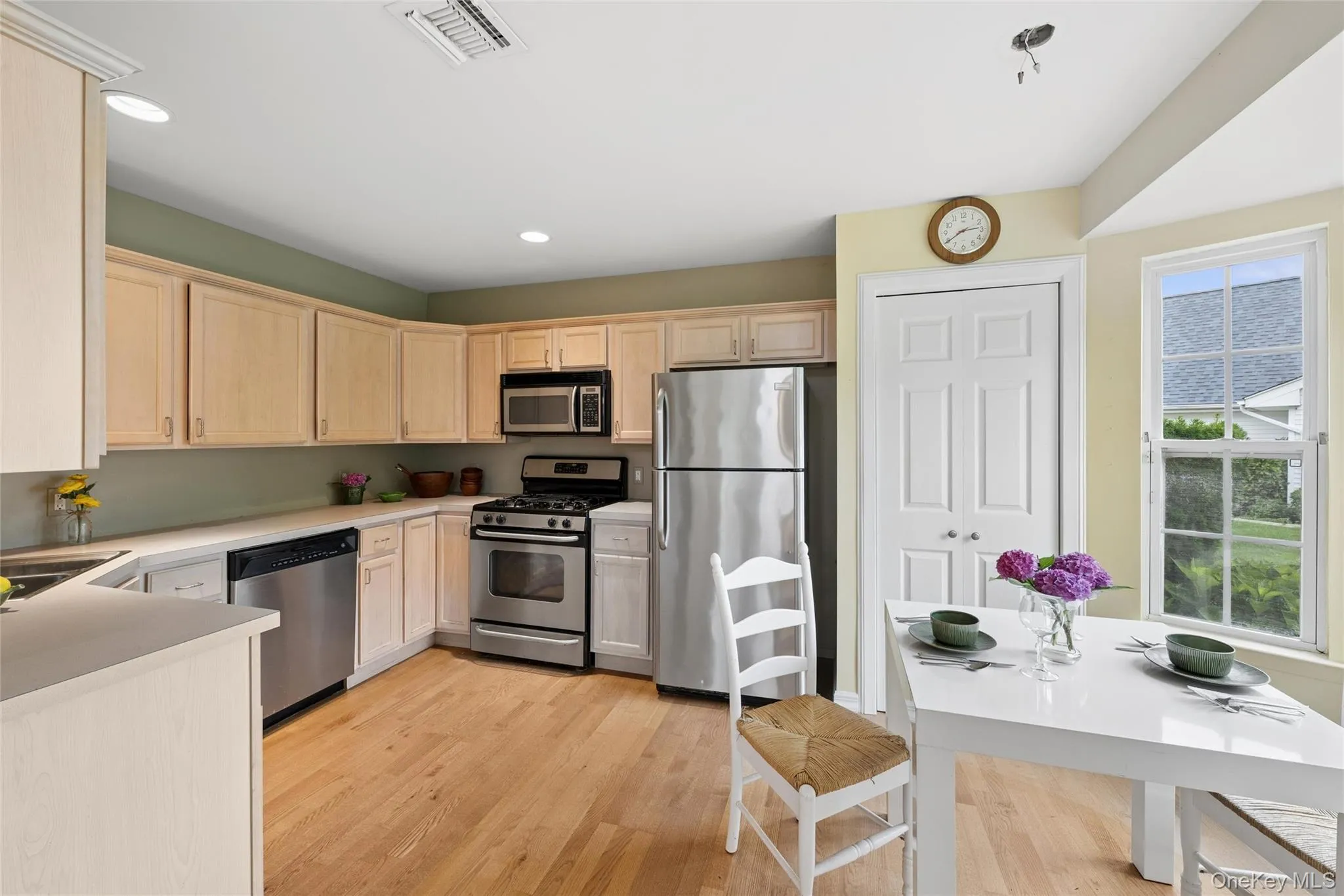 46 Summerfield Lane, Riverhead, NY, 2 Bedrooms Bedrooms, 6 Rooms Rooms,2 BathroomsBathrooms,Residential,For Rent,Summerfield,0,1024225 46 Summerfield Lane, Riverhead, NY, 2 Bedrooms Bedrooms, 6 Rooms Rooms,2 BathroomsBathrooms,Residential,For Rent,Summerfield,0,1024225