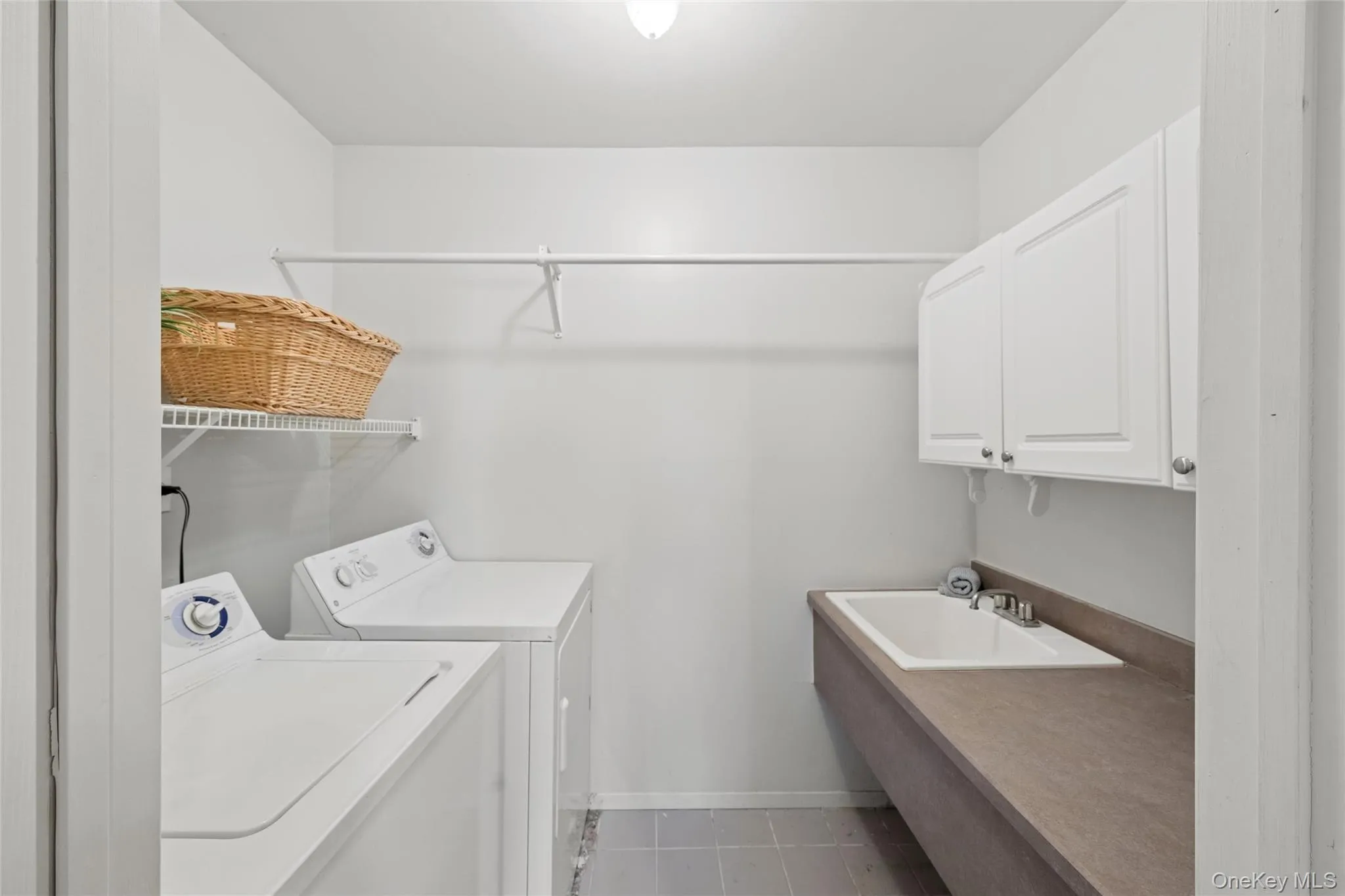 46 Summerfield Lane, Riverhead, NY, 2 Bedrooms Bedrooms, 6 Rooms Rooms,2 BathroomsBathrooms,Residential,For Rent,Summerfield,0,1024225 46 Summerfield Lane, Riverhead, NY, 2 Bedrooms Bedrooms, 6 Rooms Rooms,2 BathroomsBathrooms,Residential,For Rent,Summerfield,0,1024225