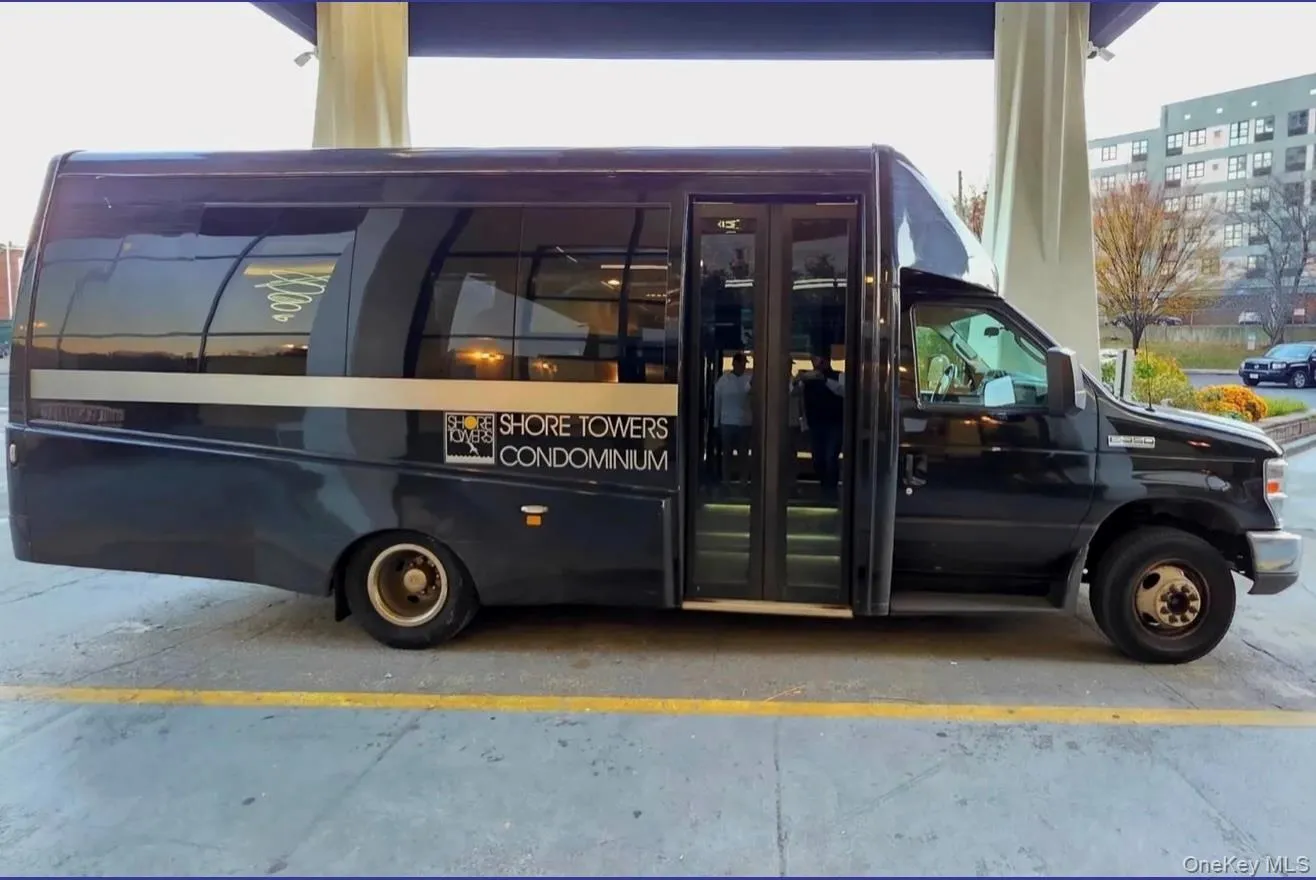 Shuttle bus Shuttle bus