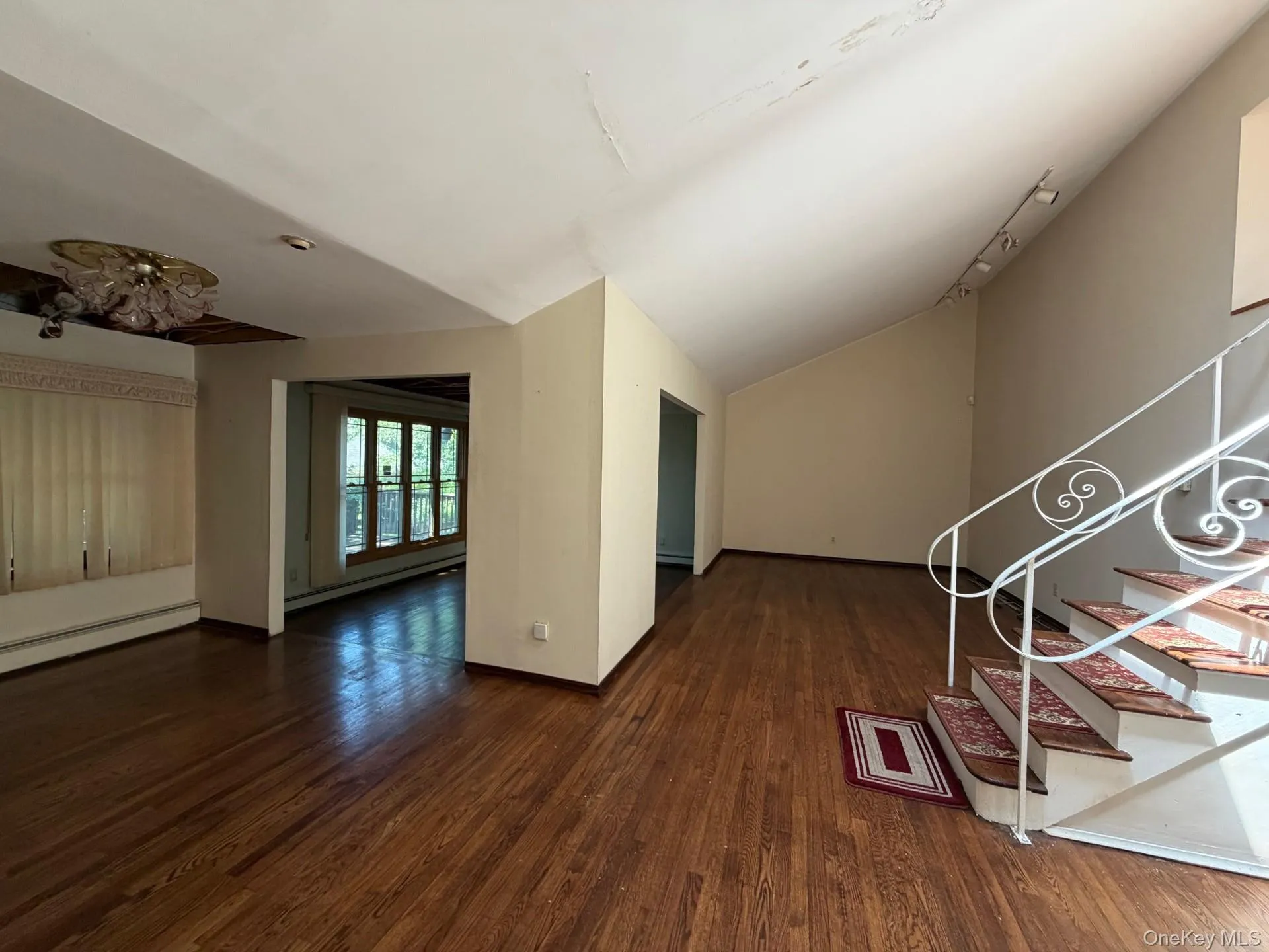 1067 New York Drive, Oyster Bay, NY, 3 Bedrooms Bedrooms, 10 Rooms Rooms,1 BathroomBathrooms,Residential,For Rent,New York,0,1024231 1067 New York Drive, Oyster Bay, NY, 3 Bedrooms Bedrooms, 10 Rooms Rooms,1 BathroomBathrooms,Residential,For Rent,New York,0,1024231