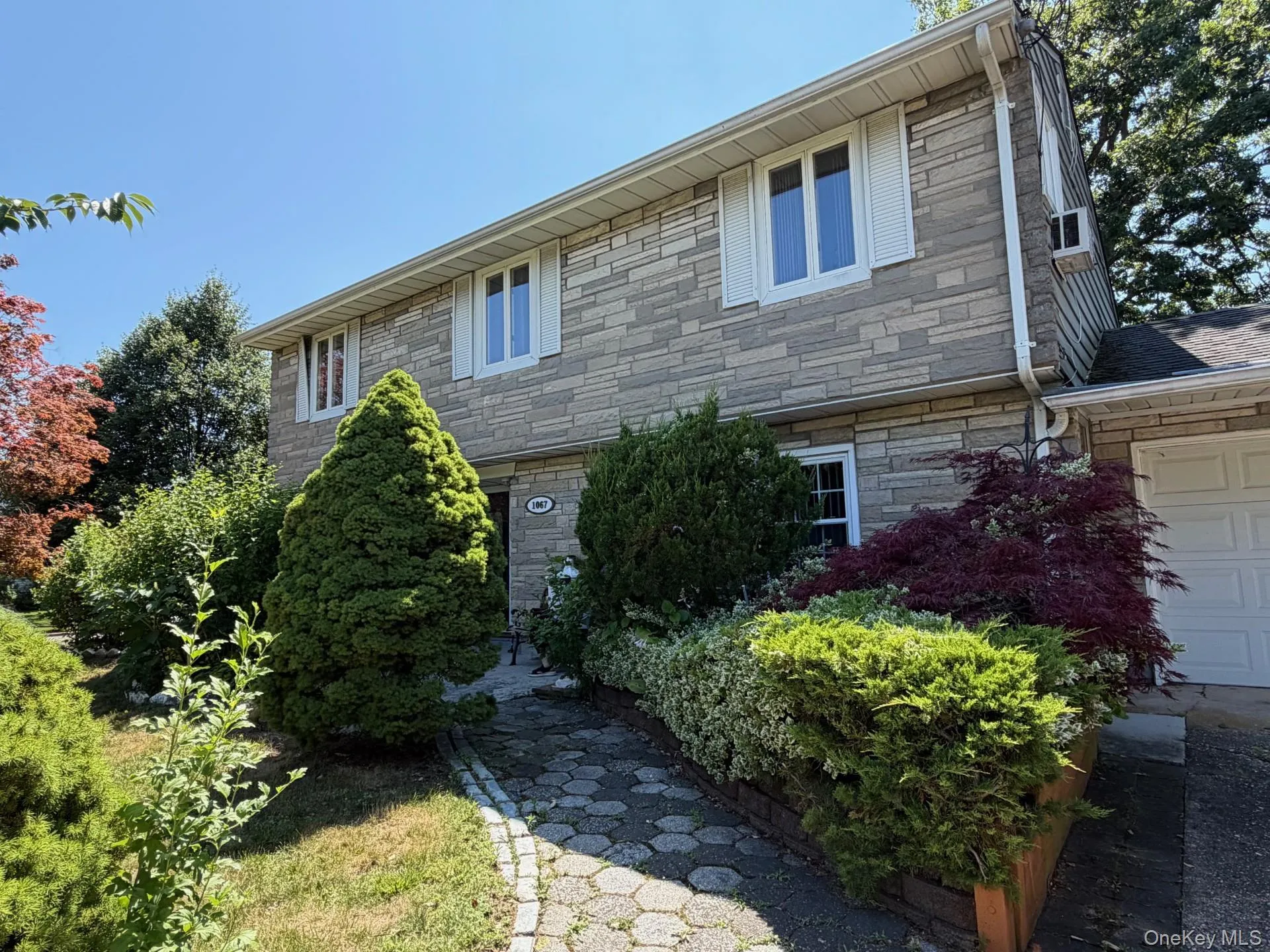 1067 New York Drive, Oyster Bay, NY, 3 Bedrooms Bedrooms, 10 Rooms Rooms,1 BathroomBathrooms,Residential,For Rent,New York,0,1024231 1067 New York Drive, Oyster Bay, NY, 3 Bedrooms Bedrooms, 10 Rooms Rooms,1 BathroomBathrooms,Residential,For Rent,New York,0,1024231