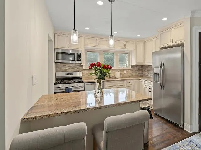3980 Park Avenue, Hempstead, NY, 4 Bedrooms Bedrooms, 10 Rooms Rooms,3 BathroomsBathrooms,Residential,For Rent,Park,0,1024232 3980 Park Avenue, Hempstead, NY, 4 Bedrooms Bedrooms, 10 Rooms Rooms,3 BathroomsBathrooms,Residential,For Rent,Park,0,1024232