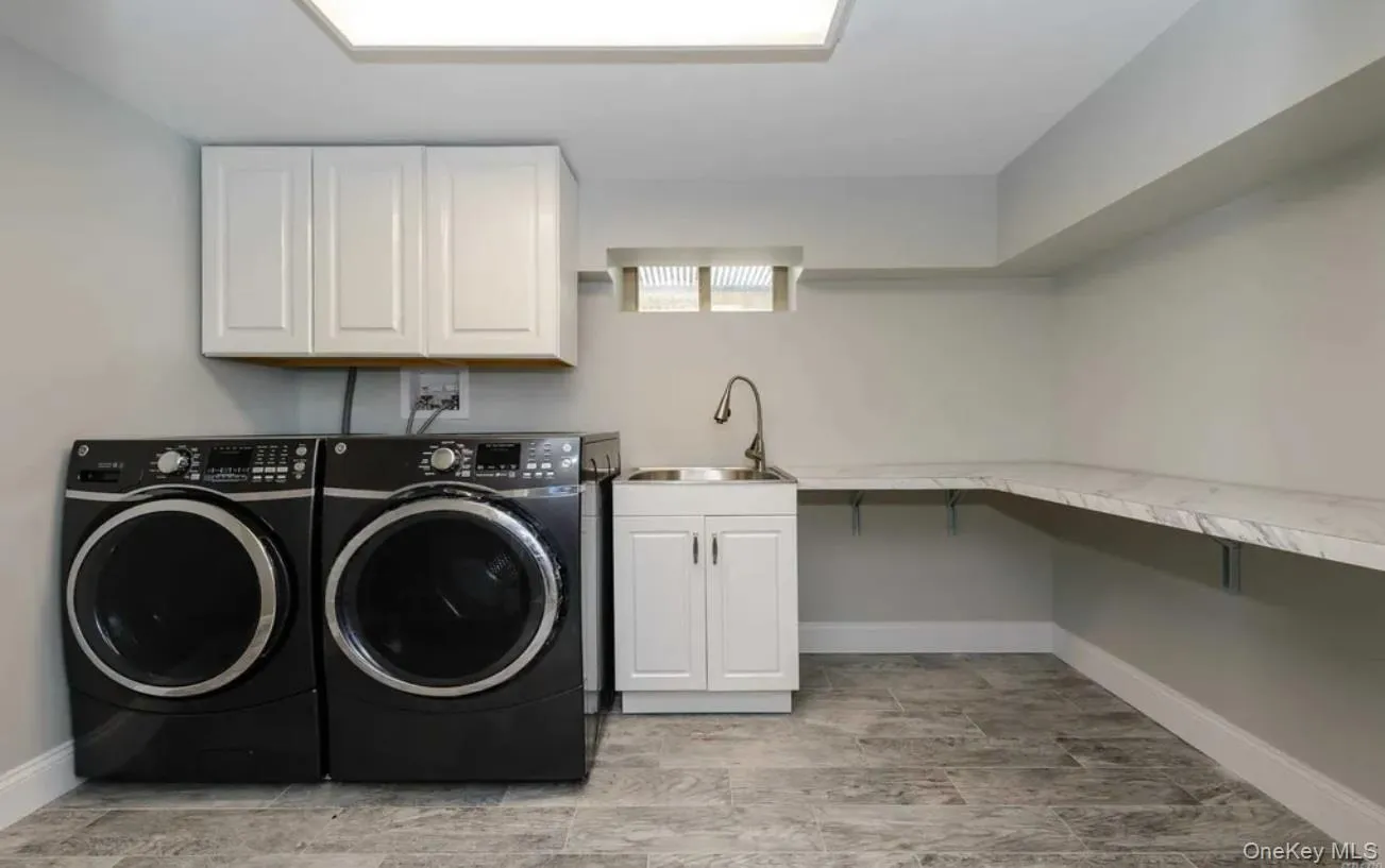 3980 Park Avenue, Hempstead, NY, 4 Bedrooms Bedrooms, 10 Rooms Rooms,3 BathroomsBathrooms,Residential,For Rent,Park,0,1024232 3980 Park Avenue, Hempstead, NY, 4 Bedrooms Bedrooms, 10 Rooms Rooms,3 BathroomsBathrooms,Residential,For Rent,Park,0,1024232