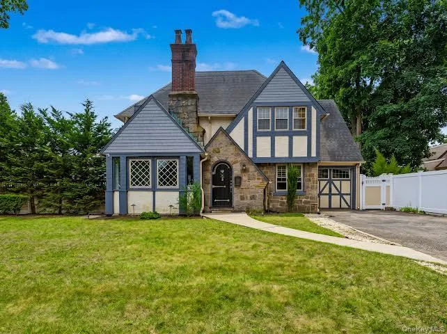 3980 Park Avenue, Hempstead, NY, 4 Bedrooms Bedrooms, 10 Rooms Rooms,3 BathroomsBathrooms,Residential,For Rent,Park,0,1024232 3980 Park Avenue, Hempstead, NY, 4 Bedrooms Bedrooms, 10 Rooms Rooms,3 BathroomsBathrooms,Residential,For Rent,Park,0,1024232