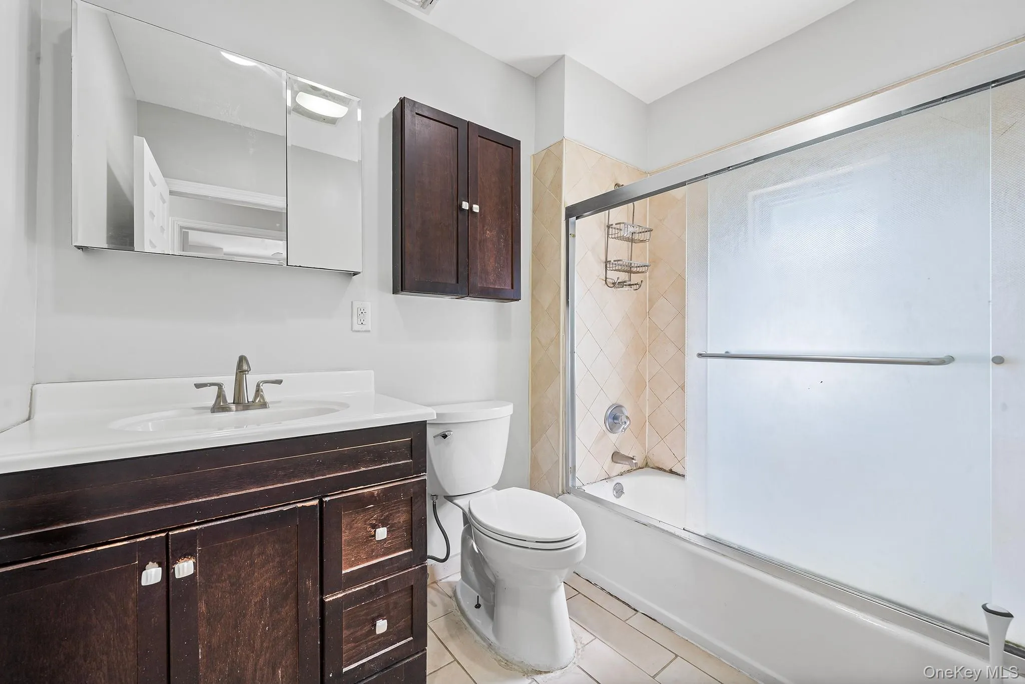 6005 168th Street, New York, NY, 3 Bedrooms Bedrooms, 4 Rooms Rooms,1 BathroomBathrooms,Residential,For Rent,168th,0,1024235 6005 168th Street, New York, NY, 3 Bedrooms Bedrooms, 4 Rooms Rooms,1 BathroomBathrooms,Residential,For Rent,168th,0,1024235