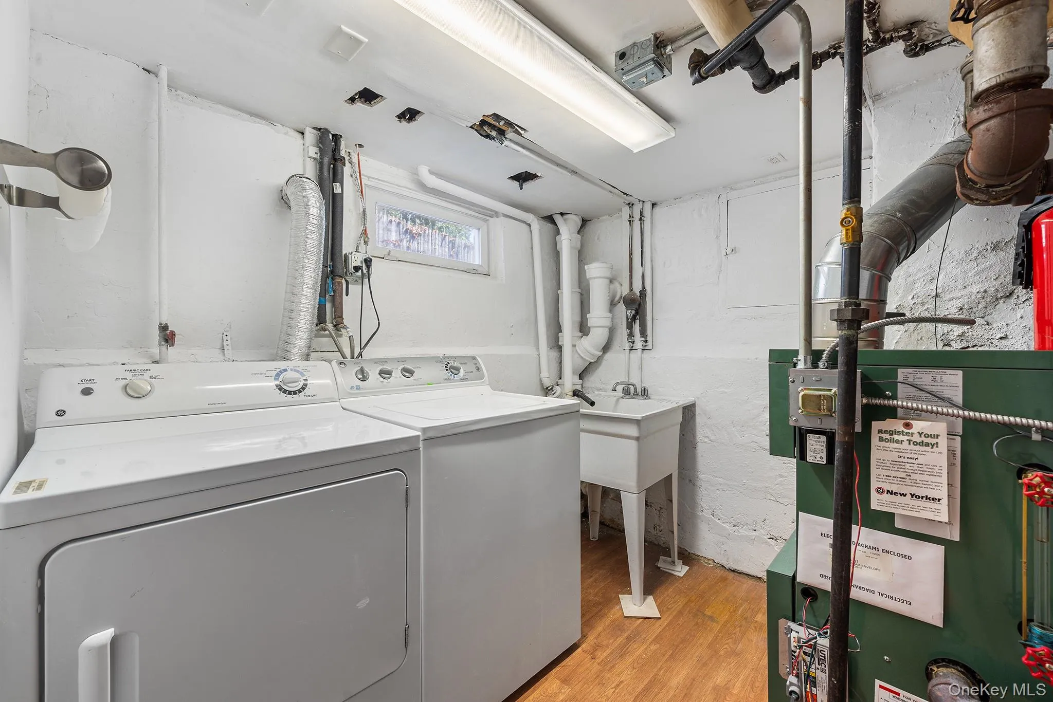6005 168th Street, New York, NY, 3 Bedrooms Bedrooms, 4 Rooms Rooms,1 BathroomBathrooms,Residential,For Rent,168th,0,1024235 6005 168th Street, New York, NY, 3 Bedrooms Bedrooms, 4 Rooms Rooms,1 BathroomBathrooms,Residential,For Rent,168th,0,1024235