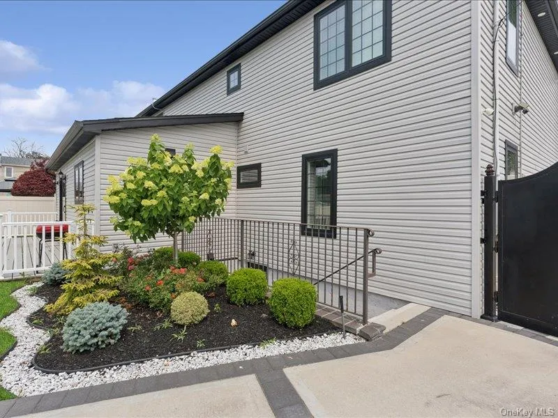 858 Prescott Street, Hempstead, NY, 5 Bedrooms Bedrooms, 11 Rooms Rooms,3 BathroomsBathrooms,Residential,For Rent,Prescott,0,1024236 858 Prescott Street, Hempstead, NY, 5 Bedrooms Bedrooms, 11 Rooms Rooms,3 BathroomsBathrooms,Residential,For Rent,Prescott,0,1024236
