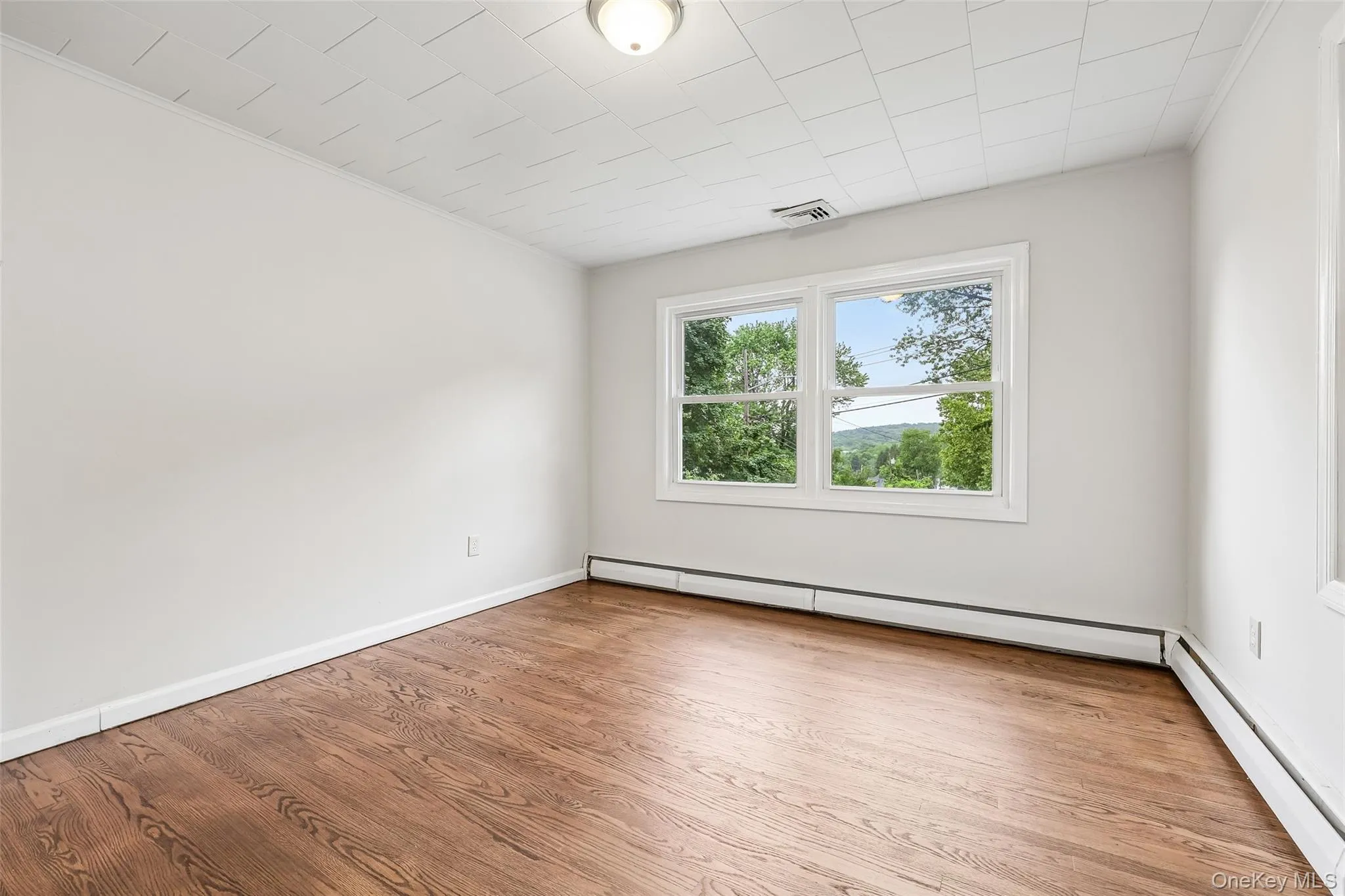 14 Highview Avenue, Warwick (town), NY, 3 Bedrooms Bedrooms, 19 Rooms Rooms,2 BathroomsBathrooms,Residential,For Rent,Highview,0,1024238 14 Highview Avenue, Warwick (town), NY, 3 Bedrooms Bedrooms, 19 Rooms Rooms,2 BathroomsBathrooms,Residential,For Rent,Highview,0,1024238
