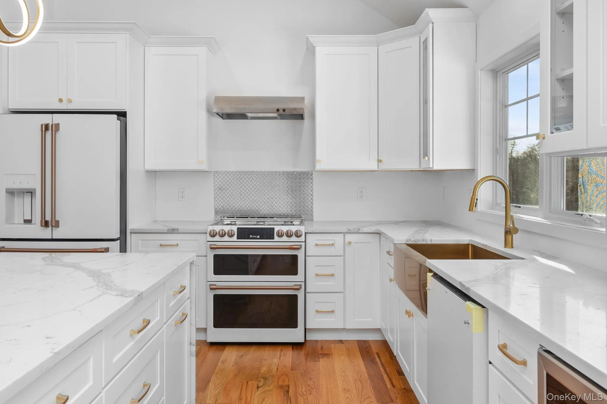 Photos shows one of the designs used by builders on a previously completed home. Appliances shown resulted in increased costs to buyers beyond listed price. All subject to change Photos shows one of the designs used by builders on a previously completed home. Appliances shown resulted in increased costs to buyers beyond listed price. All subject to change