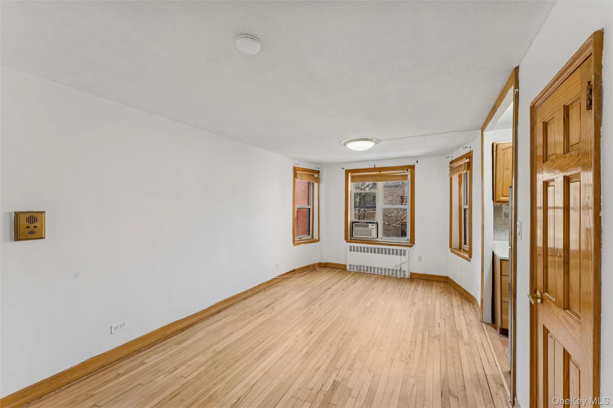 33-35 81 Street, New York, NY, 3 Rooms Rooms,1 BathroomBathrooms,Residential,For Rent,81,0,1024247 33-35 81 Street, New York, NY, 3 Rooms Rooms,1 BathroomBathrooms,Residential,For Rent,81,0,1024247
