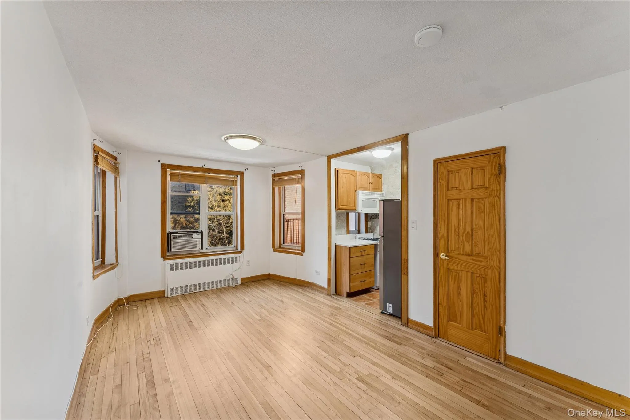 33-35 81 Street, New York, NY, 3 Rooms Rooms,1 BathroomBathrooms,Residential,For Rent,81,0,1024247 33-35 81 Street, New York, NY, 3 Rooms Rooms,1 BathroomBathrooms,Residential,For Rent,81,0,1024247