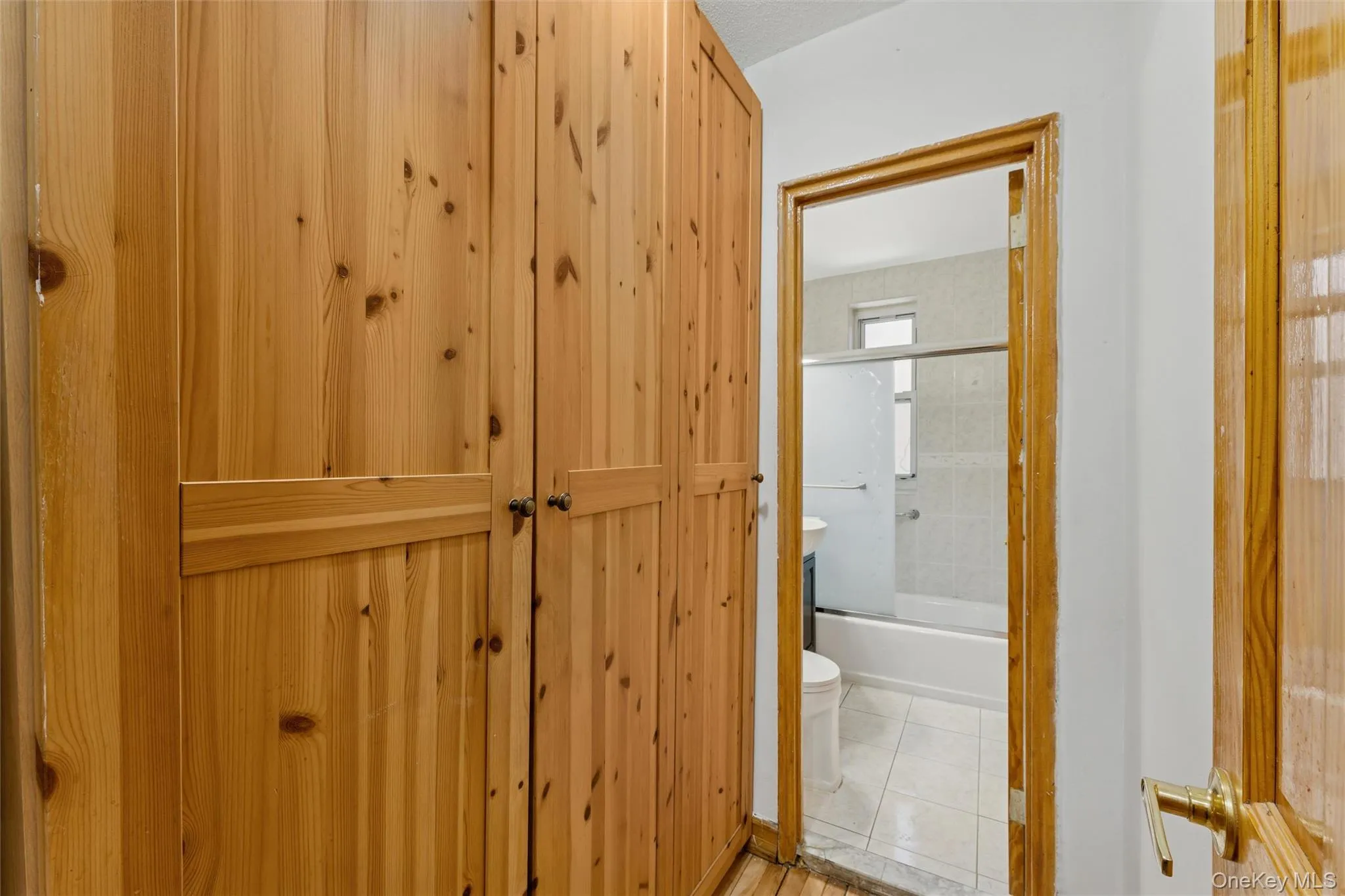 33-35 81 Street, New York, NY, 3 Rooms Rooms,1 BathroomBathrooms,Residential,For Rent,81,0,1024247 33-35 81 Street, New York, NY, 3 Rooms Rooms,1 BathroomBathrooms,Residential,For Rent,81,0,1024247