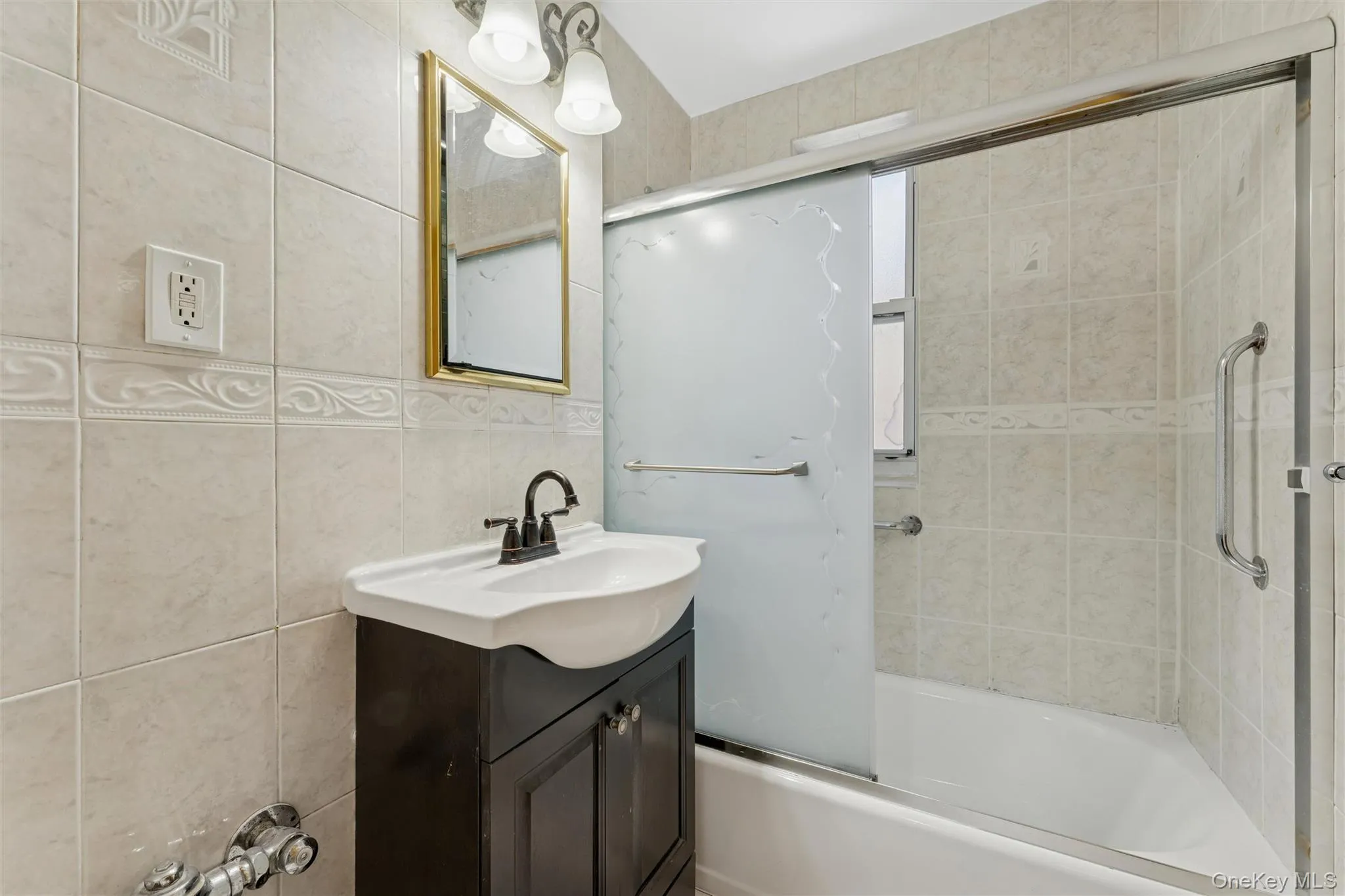 33-35 81 Street, New York, NY, 3 Rooms Rooms,1 BathroomBathrooms,Residential,For Rent,81,0,1024247 33-35 81 Street, New York, NY, 3 Rooms Rooms,1 BathroomBathrooms,Residential,For Rent,81,0,1024247