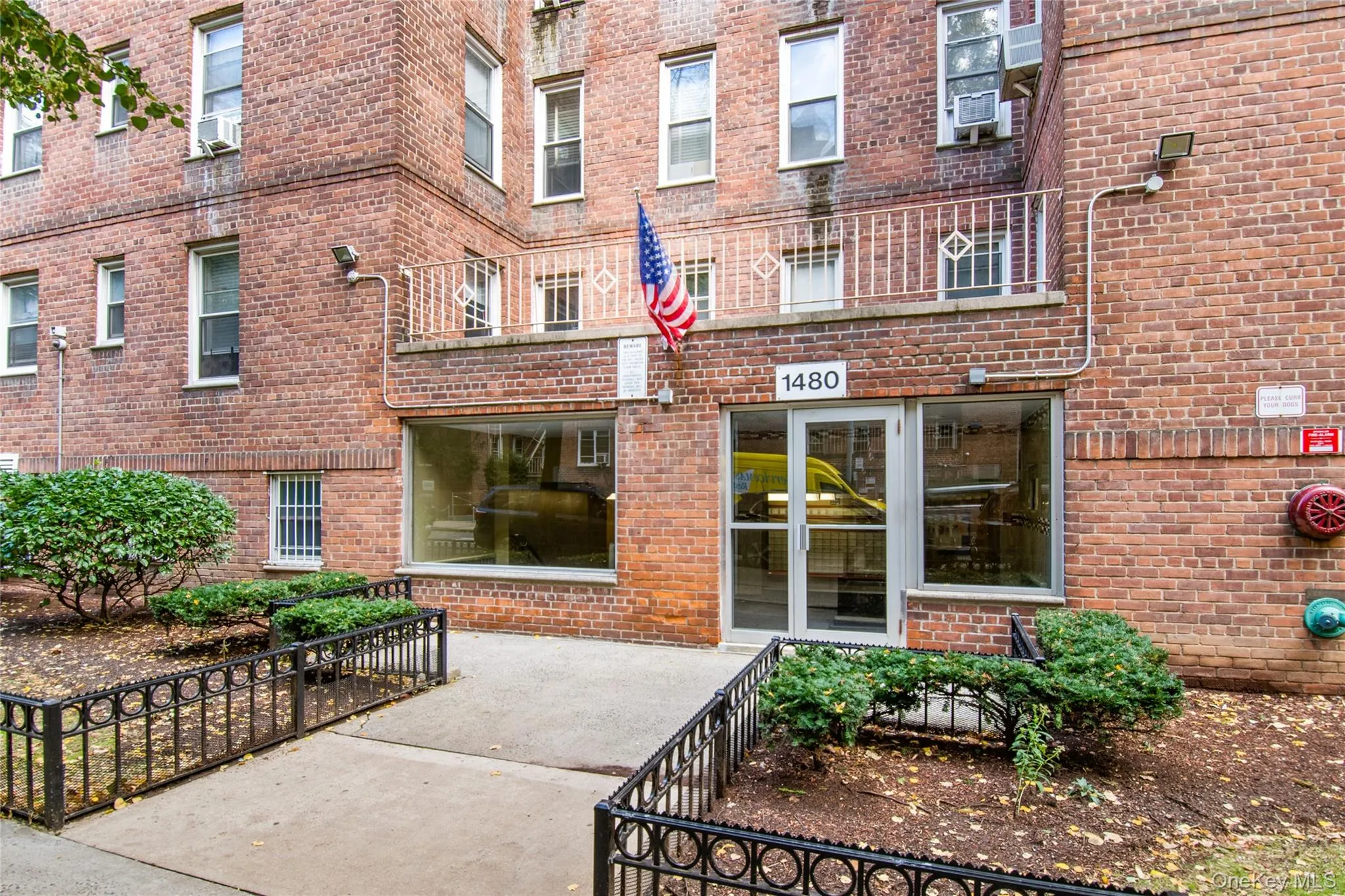 1480 Thieriot Avenue, New York, NY, 2 Bedrooms Bedrooms, 5 Rooms Rooms,1 BathroomBathrooms,Residential,For Rent,Thieriot,0,1024252 1480 Thieriot Avenue, New York, NY, 2 Bedrooms Bedrooms, 5 Rooms Rooms,1 BathroomBathrooms,Residential,For Rent,Thieriot,0,1024252