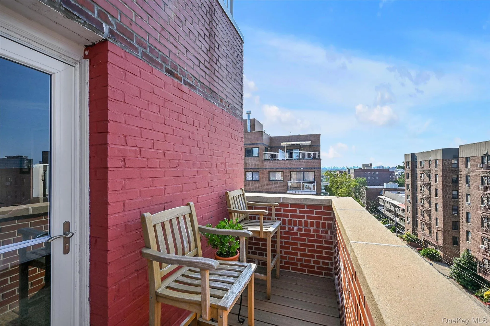 Balcony with open views toward Manhattan Balcony with open views toward Manhattan