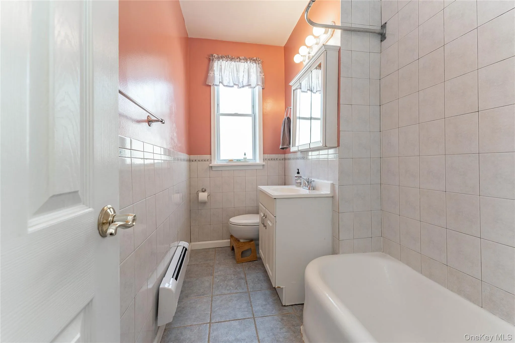 185 Atlantic Ave, Hempstead, NY, 1 Bedroom Bedrooms, 4 Rooms Rooms,1 BathroomBathrooms,Residential Lease,For Rent,Atlantic Ave,0,1024259 185 Atlantic Ave, Hempstead, NY, 1 Bedroom Bedrooms, 4 Rooms Rooms,1 BathroomBathrooms,Residential Lease,For Rent,Atlantic Ave,0,1024259