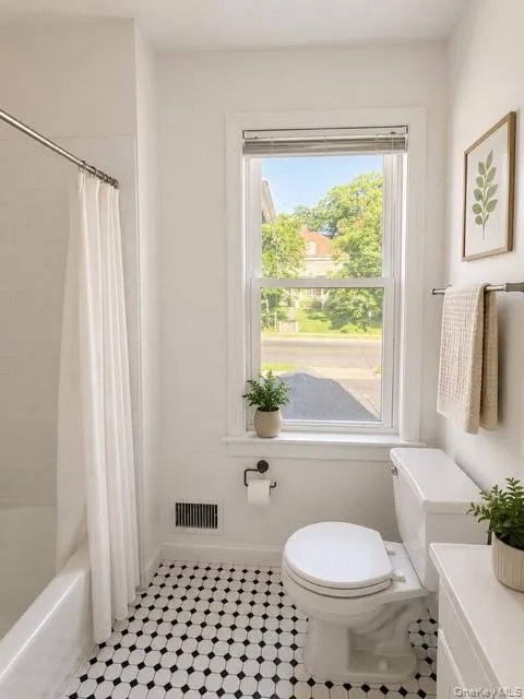 169 Broadway, Orangetown, NY, 2 Bedrooms Bedrooms, 6 Rooms Rooms,2 BathroomsBathrooms,Residential Lease,For Rent,Broadway,0,1024266 169 Broadway, Orangetown, NY, 2 Bedrooms Bedrooms, 6 Rooms Rooms,2 BathroomsBathrooms,Residential Lease,For Rent,Broadway,0,1024266