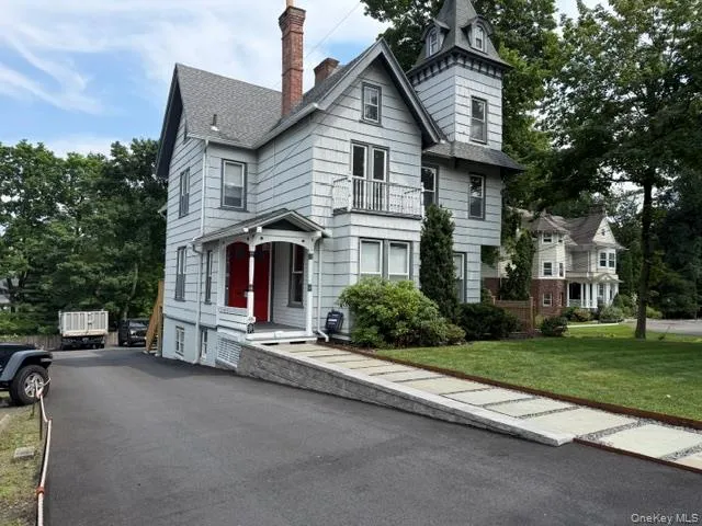 169 Broadway, Orangetown, NY, 2 Bedrooms Bedrooms, 6 Rooms Rooms,2 BathroomsBathrooms,Residential Lease,For Rent,Broadway,0,1024266 169 Broadway, Orangetown, NY, 2 Bedrooms Bedrooms, 6 Rooms Rooms,2 BathroomsBathrooms,Residential Lease,For Rent,Broadway,0,1024266
