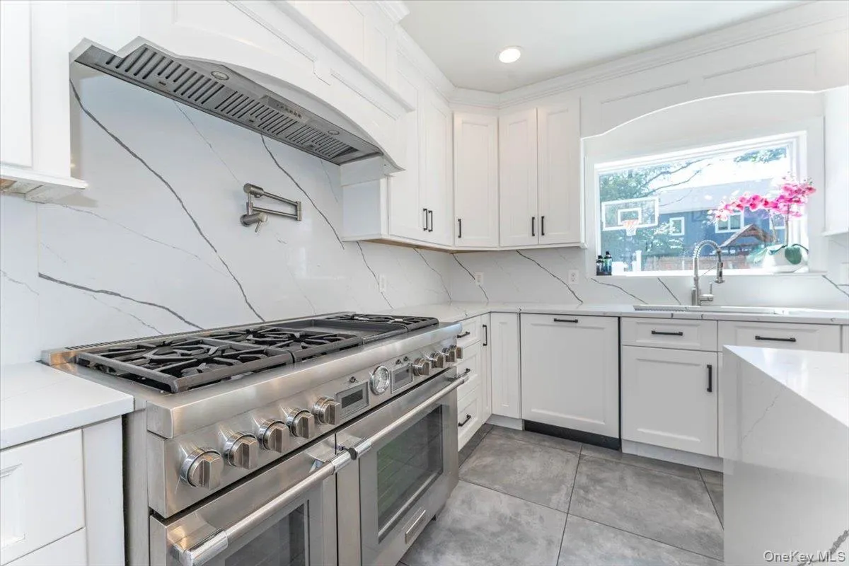 266 Rockaway Turnpike, Hempstead, NY, 6 Bedrooms Bedrooms, 10 Rooms Rooms,3 BathroomsBathrooms,Residential Lease,For Rent,Rockaway,0,1024277 266 Rockaway Turnpike, Hempstead, NY, 6 Bedrooms Bedrooms, 10 Rooms Rooms,3 BathroomsBathrooms,Residential Lease,For Rent,Rockaway,0,1024277
