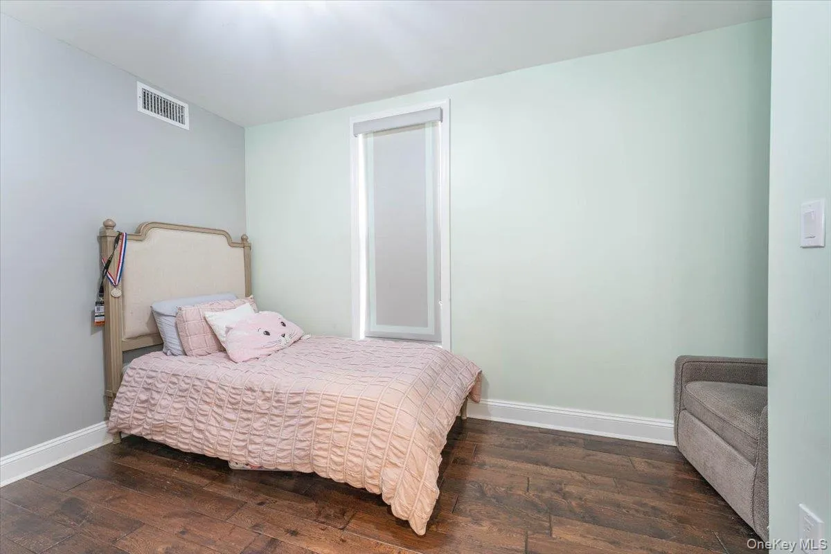 266 Rockaway Turnpike, Hempstead, NY, 6 Bedrooms Bedrooms, 10 Rooms Rooms,3 BathroomsBathrooms,Residential Lease,For Rent,Rockaway,0,1024277 266 Rockaway Turnpike, Hempstead, NY, 6 Bedrooms Bedrooms, 10 Rooms Rooms,3 BathroomsBathrooms,Residential Lease,For Rent,Rockaway,0,1024277