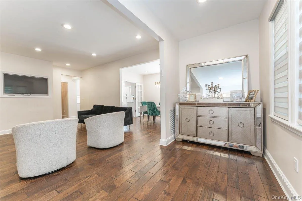 266 Rockaway Turnpike, Hempstead, NY, 6 Bedrooms Bedrooms, 10 Rooms Rooms,3 BathroomsBathrooms,Residential Lease,For Rent,Rockaway,0,1024277 266 Rockaway Turnpike, Hempstead, NY, 6 Bedrooms Bedrooms, 10 Rooms Rooms,3 BathroomsBathrooms,Residential Lease,For Rent,Rockaway,0,1024277