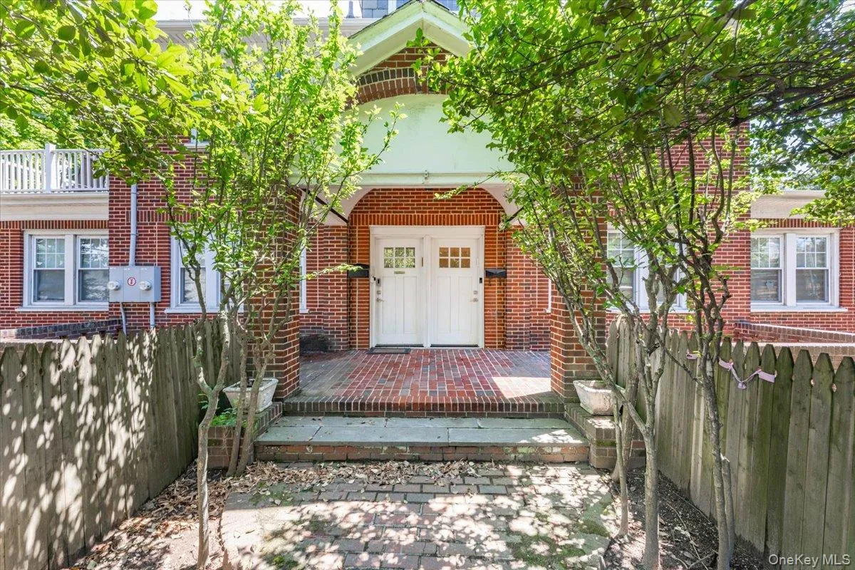 266 Rockaway Turnpike, Hempstead, NY, 6 Bedrooms Bedrooms, 10 Rooms Rooms,3 BathroomsBathrooms,Residential Lease,For Rent,Rockaway,0,1024277 266 Rockaway Turnpike, Hempstead, NY, 6 Bedrooms Bedrooms, 10 Rooms Rooms,3 BathroomsBathrooms,Residential Lease,For Rent,Rockaway,0,1024277